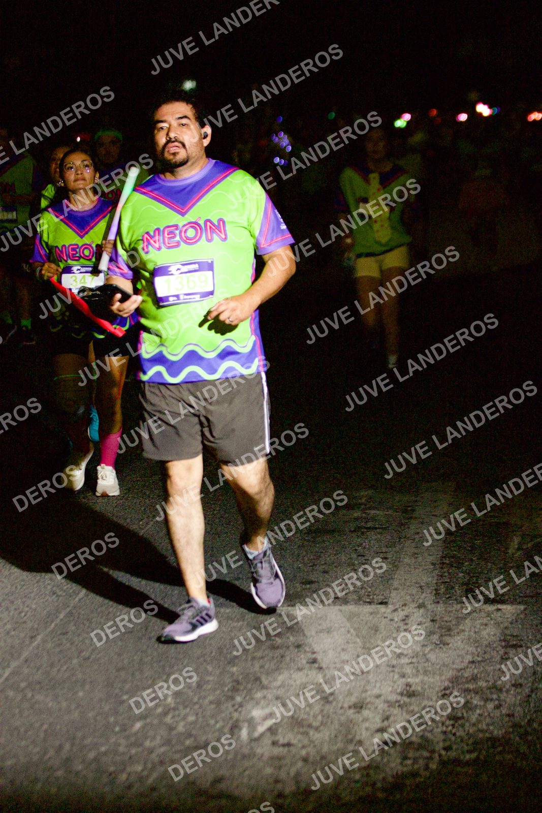 Foto de la Carrera Neón 2026 (Serial Corramos Zapopan) en Parque de las Niñas y los Niños, Blvd. Panamericano 430, Zapopan a las 20:33 · dorsal 1369, 347