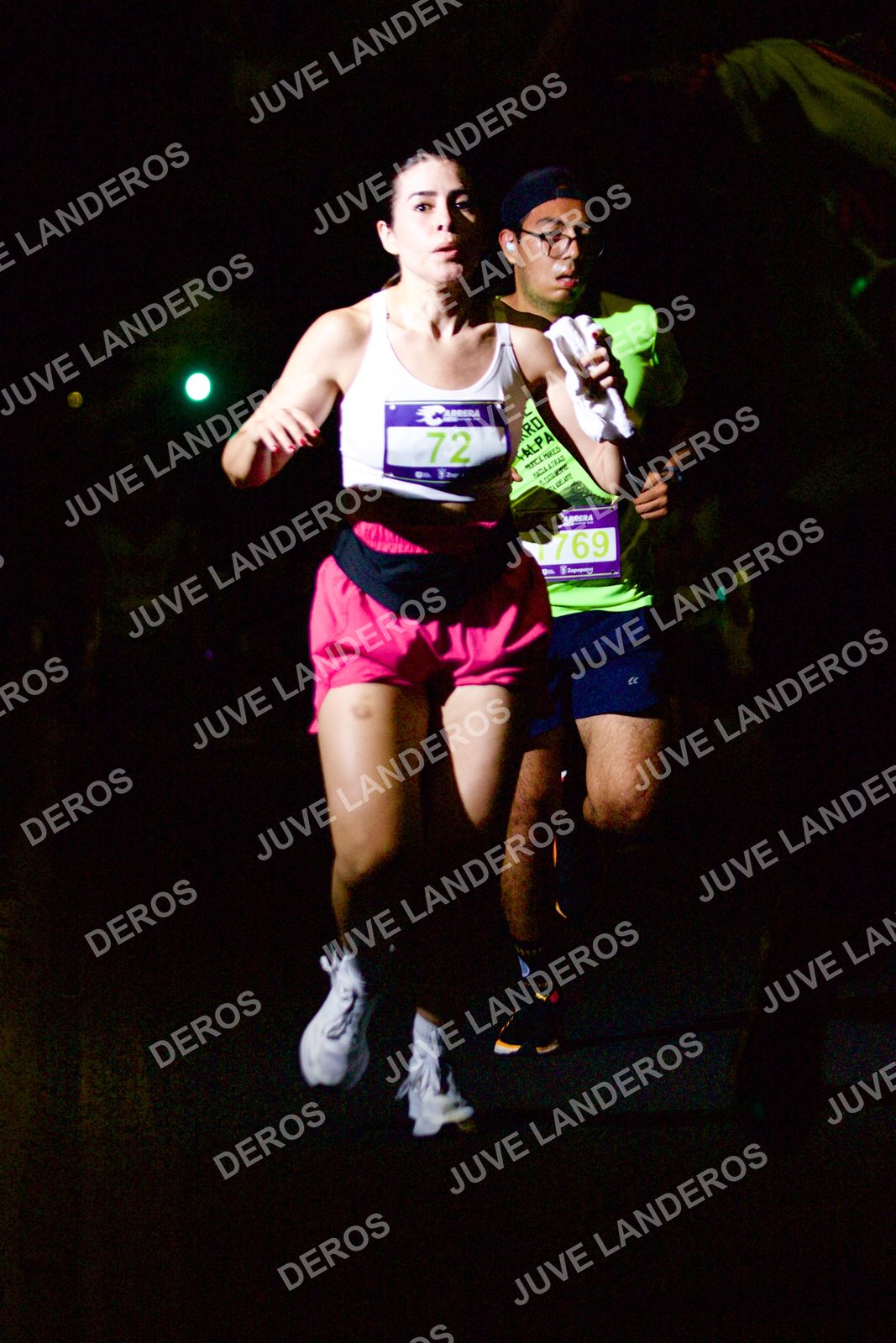 Foto de la Carrera Neón 2026 (Serial Corramos Zapopan) en Parque de las Niñas y los Niños, Blvd. Panamericano 430, Zapopan a las 20:12 · dorsal 72, 769