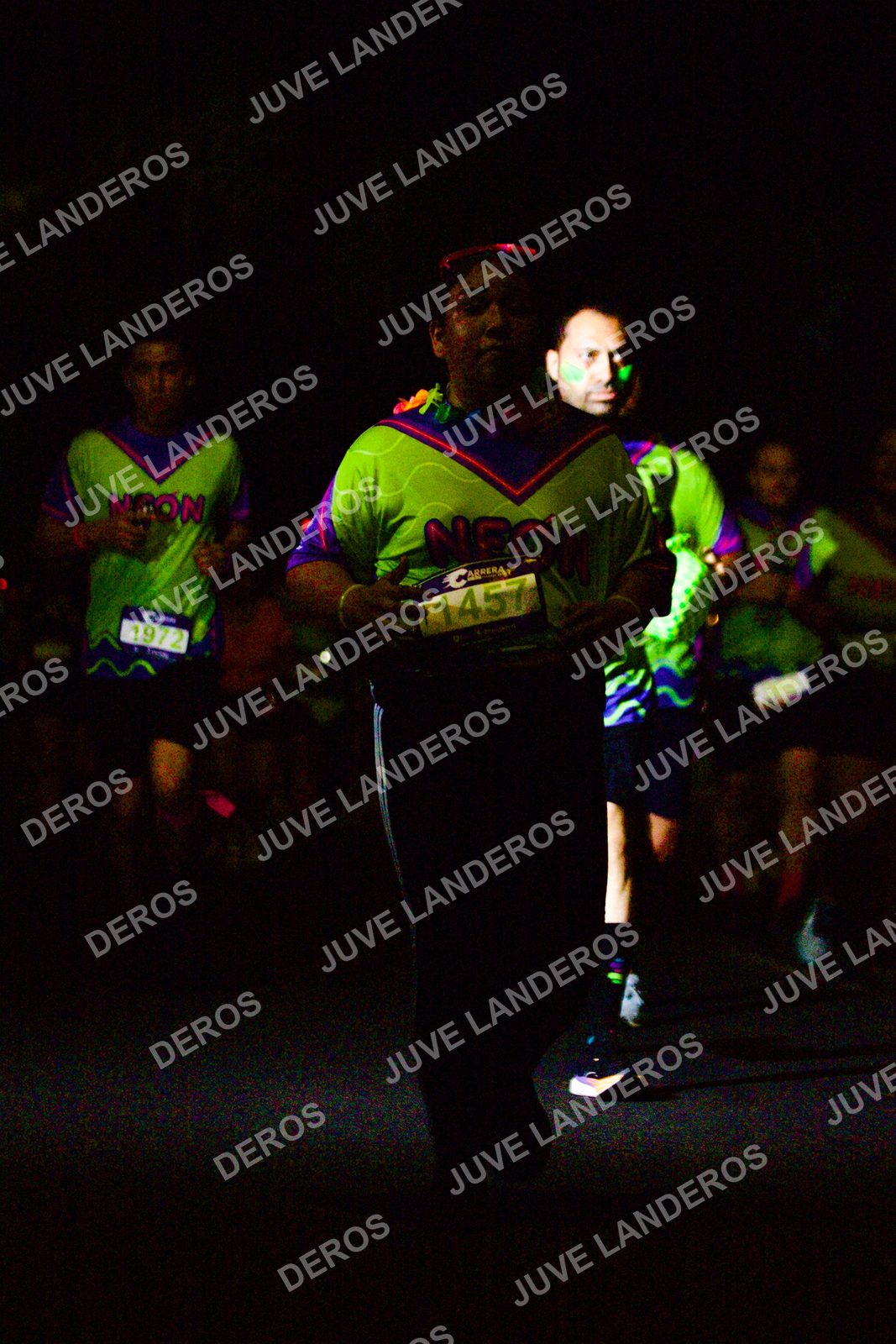 Foto de la Carrera Neón 2026 (Serial Corramos Zapopan) en Parque de las Niñas y los Niños, Blvd. Panamericano 430, Zapopan a las 20:17 · dorsal 1972, 1457
