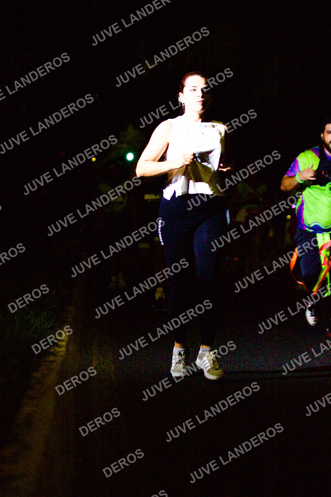 Foto de la Carrera Neón 2026 (Serial Corramos Zapopan) en Parque de las Niñas y los Niños, Blvd. Panamericano 430, Zapopan a las 20:15