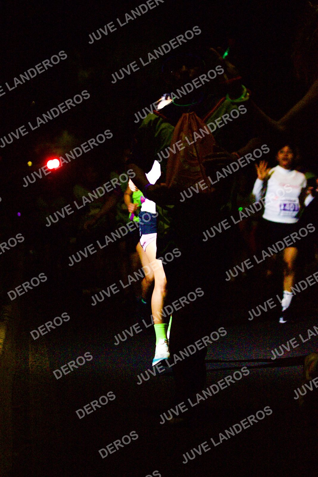 Foto de la Carrera Neón 2026 (Serial Corramos Zapopan) en Parque de las Niñas y los Niños, Blvd. Panamericano 430, Zapopan a las 20:15