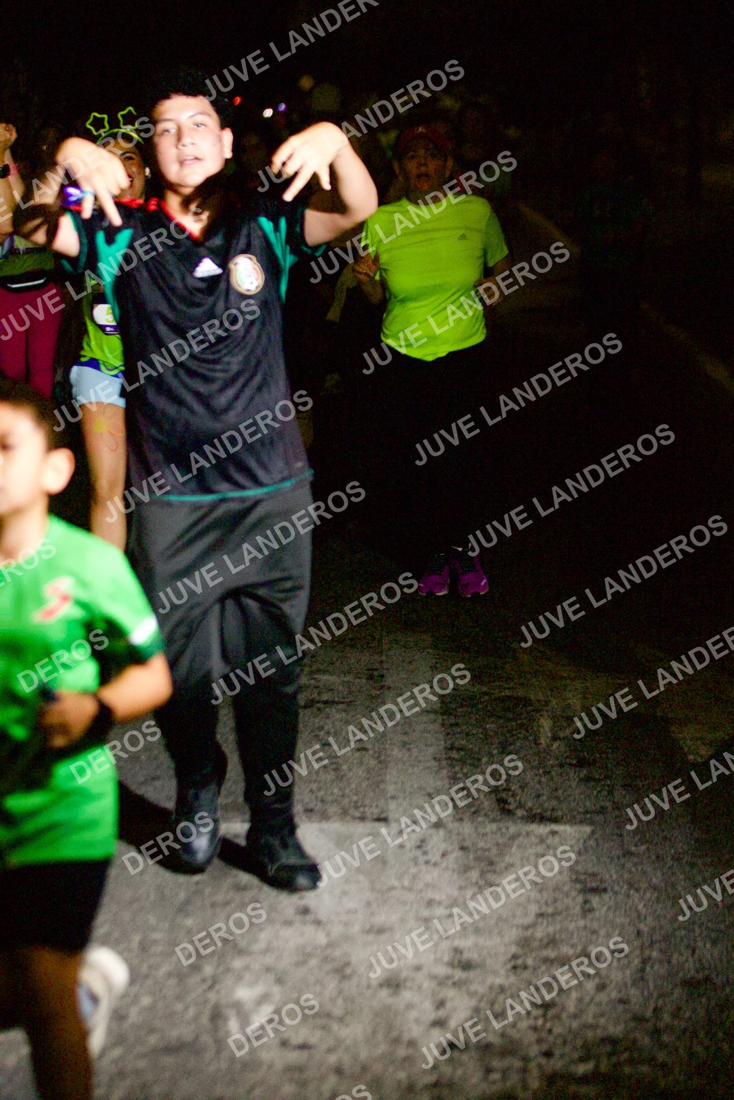 Foto de la Carrera Neón 2026 (Serial Corramos Zapopan) en Parque de las Niñas y los Niños, Blvd. Panamericano 430, Zapopan a las 20:32