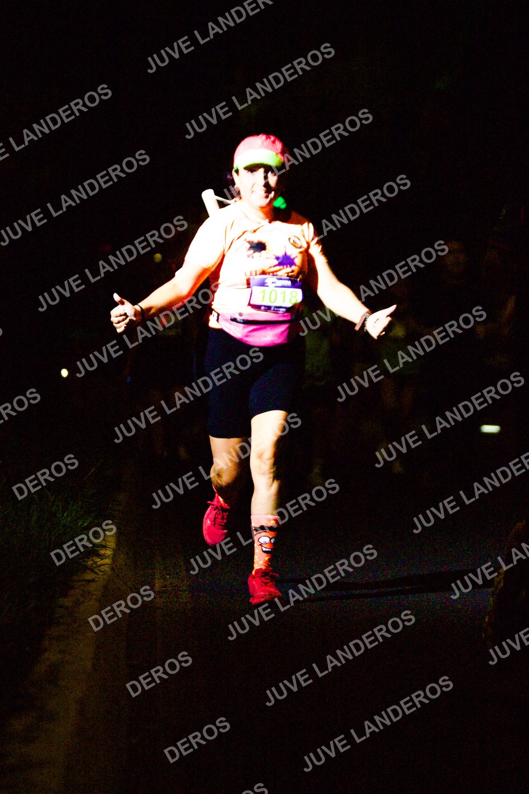 Foto de la Carrera Neón 2026 (Serial Corramos Zapopan) en Parque de las Niñas y los Niños, Blvd. Panamericano 430, Zapopan a las 20:15 · dorsal 1018