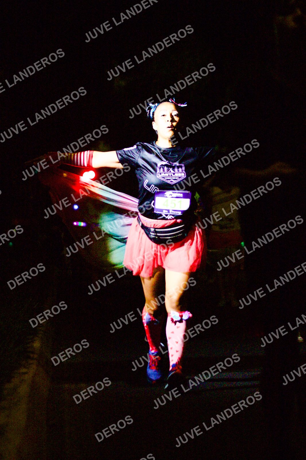 Foto de la Carrera Neón 2026 (Serial Corramos Zapopan) en Parque de las Niñas y los Niños, Blvd. Panamericano 430, Zapopan a las 20:18 · dorsal 451