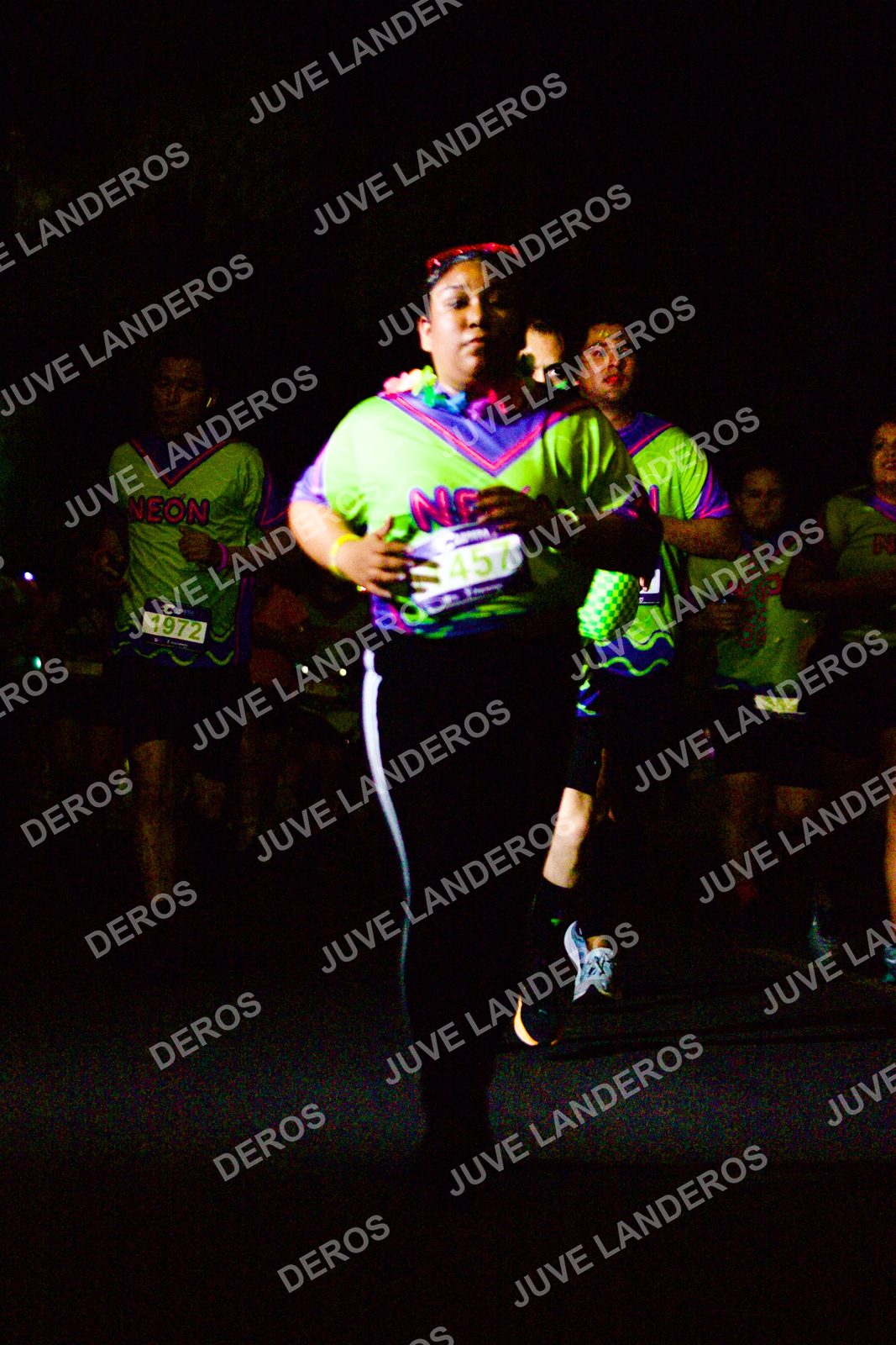 Foto de la Carrera Neón 2026 (Serial Corramos Zapopan) en Parque de las Niñas y los Niños, Blvd. Panamericano 430, Zapopan a las 20:17 · dorsal 457, 1972