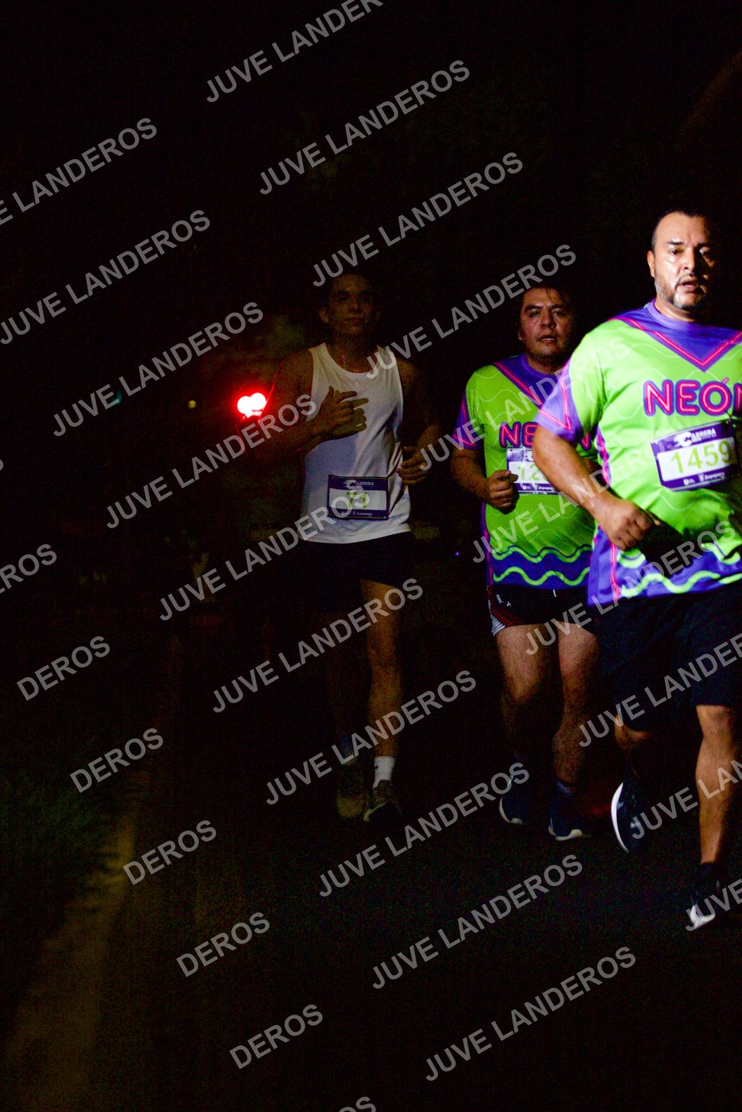 Foto de la Carrera Neón 2026 (Serial Corramos Zapopan) en Parque de las Niñas y los Niños, Blvd. Panamericano 430, Zapopan a las 20:12 · dorsal 1459, 71