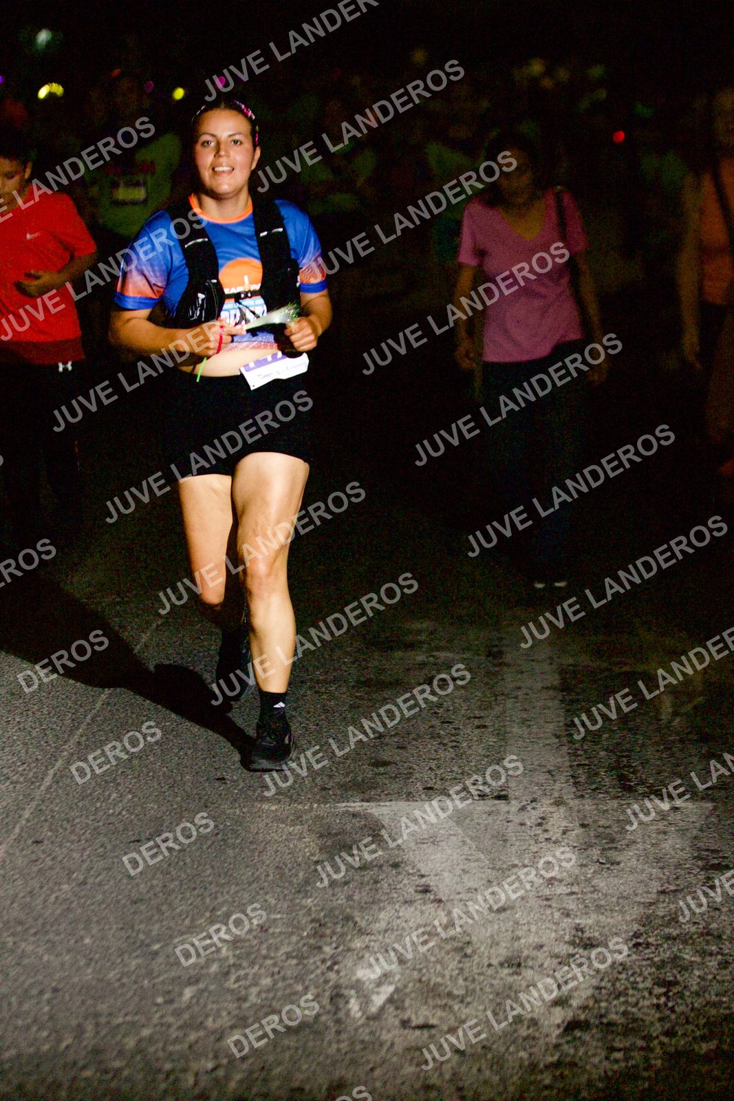 Foto de la Carrera Neón 2026 (Serial Corramos Zapopan) en Parque de las Niñas y los Niños, Blvd. Panamericano 430, Zapopan a las 20:32