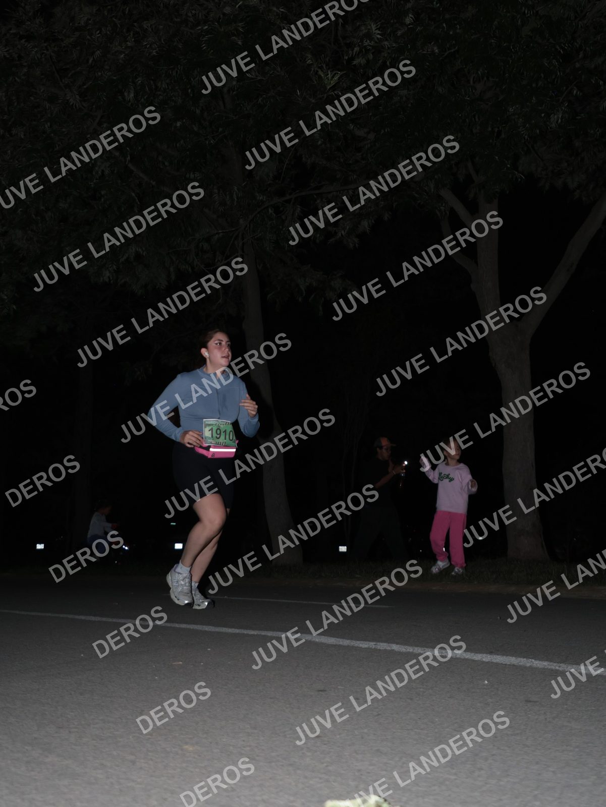 Foto de la Carrera Nocturna de Zombies Parque Metropolitano 2026 en Parque Metropolitano de Guadalajara, Zapopan, Jalisco a las 20:48 · dorsal 1910