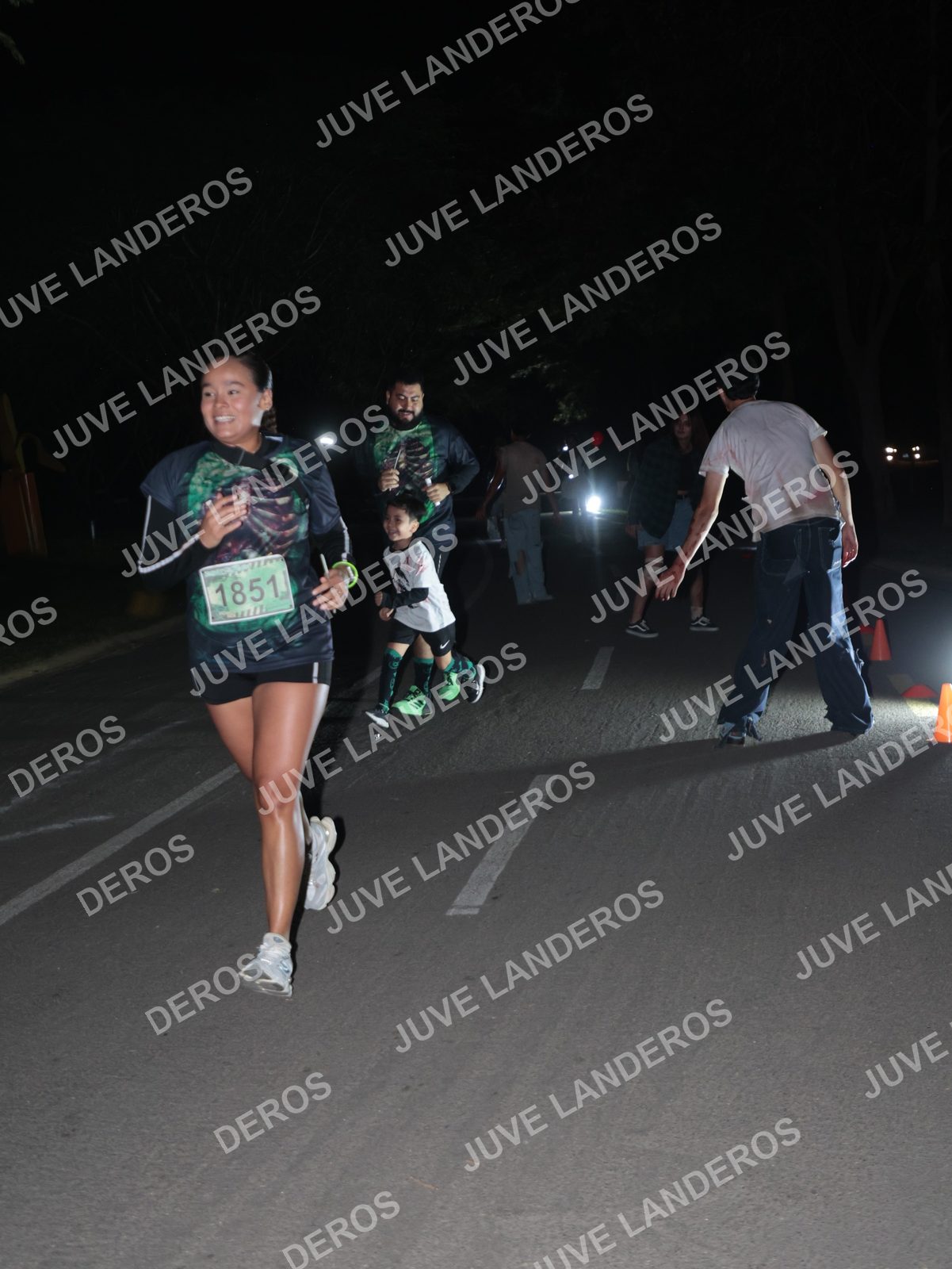 Foto de la Carrera Nocturna de Zombies Parque Metropolitano 2026 en Parque Metropolitano de Guadalajara, Zapopan, Jalisco a las 21:02 · dorsal 1851