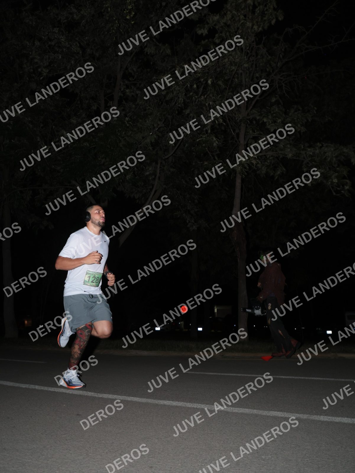 Foto de la Carrera Nocturna de Zombies Parque Metropolitano 2026 en Parque Metropolitano de Guadalajara, Zapopan, Jalisco a las 20:42 · dorsal 28