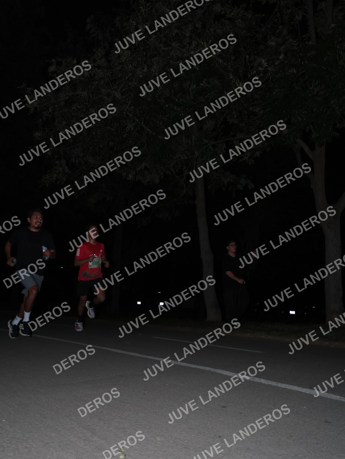 Foto de la Carrera Nocturna de Zombies Parque Metropolitano 2026 en Parque Metropolitano de Guadalajara, Zapopan, Jalisco a las 20:38 · dorsal 886