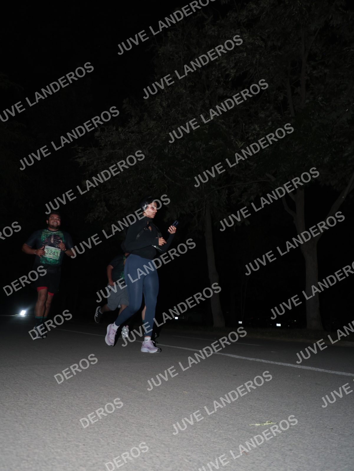 Foto de la Carrera Nocturna de Zombies Parque Metropolitano 2026 en Parque Metropolitano de Guadalajara, Zapopan, Jalisco a las 20:54 · dorsal 3243