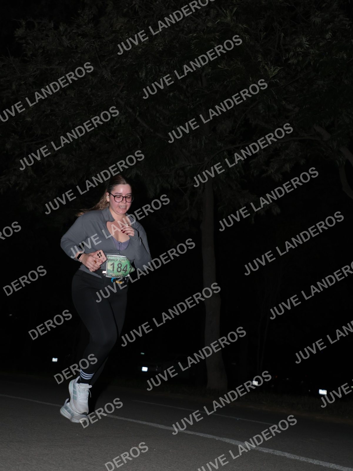 Foto de la Carrera Nocturna de Zombies Parque Metropolitano 2026 en Parque Metropolitano de Guadalajara, Zapopan, Jalisco a las 20:56 · dorsal 184