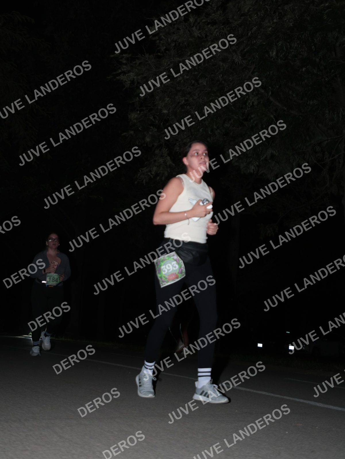 Foto de la Carrera Nocturna de Zombies Parque Metropolitano 2026 en Parque Metropolitano de Guadalajara, Zapopan, Jalisco a las 20:56 · dorsal 393, 184