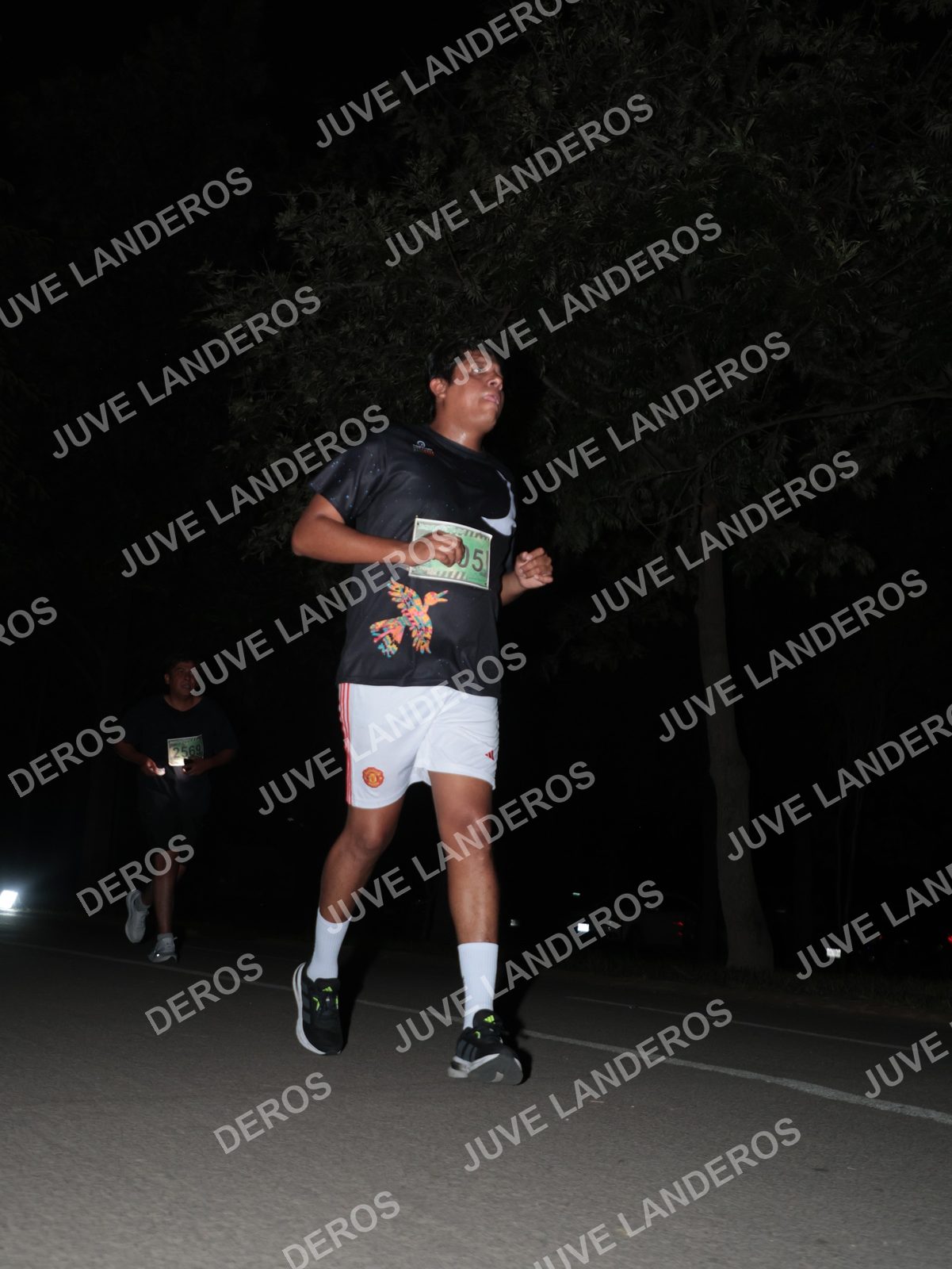 Foto de la Carrera Nocturna de Zombies Parque Metropolitano 2026 en Parque Metropolitano de Guadalajara, Zapopan, Jalisco a las 20:50 · dorsal 2569