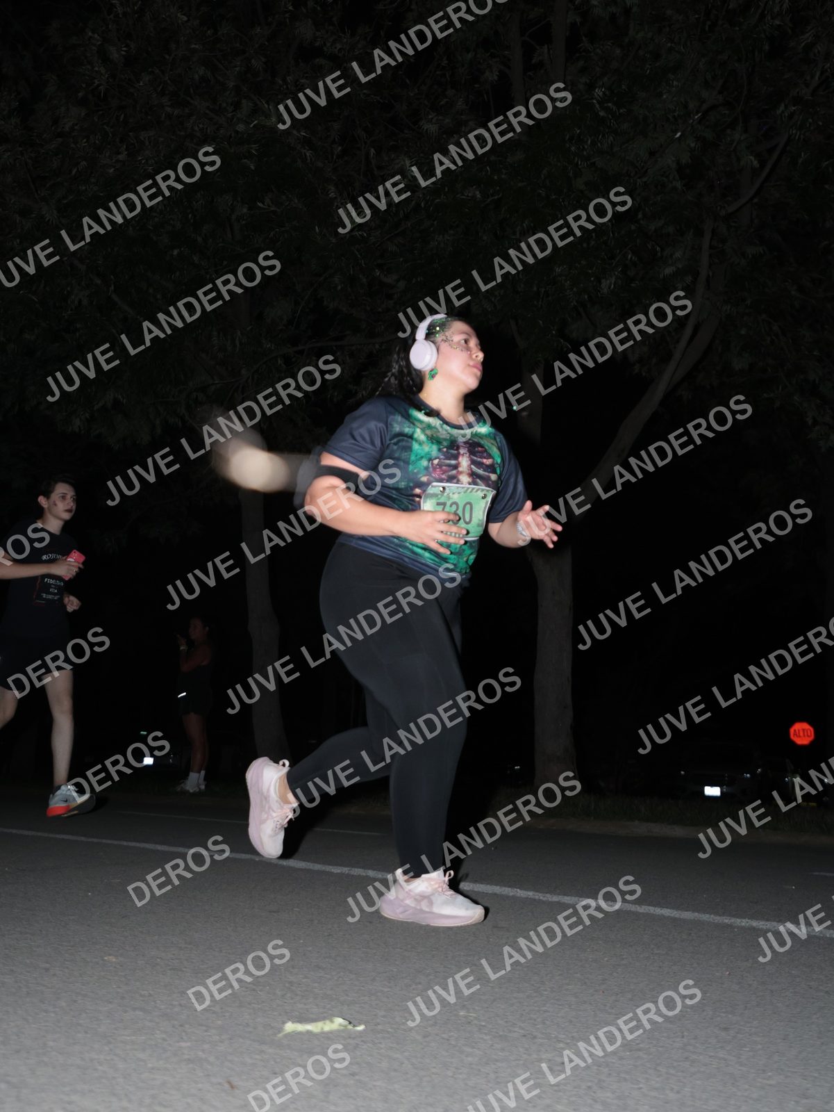 Foto de la Carrera Nocturna de Zombies Parque Metropolitano 2026 en Parque Metropolitano de Guadalajara, Zapopan, Jalisco a las 20:56 · dorsal 730