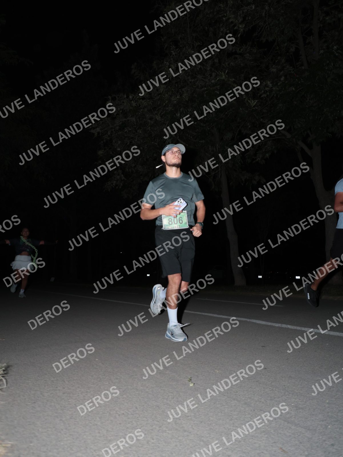 Foto de la Carrera Nocturna de Zombies Parque Metropolitano 2026 en Parque Metropolitano de Guadalajara, Zapopan, Jalisco a las 20:43 · dorsal 806