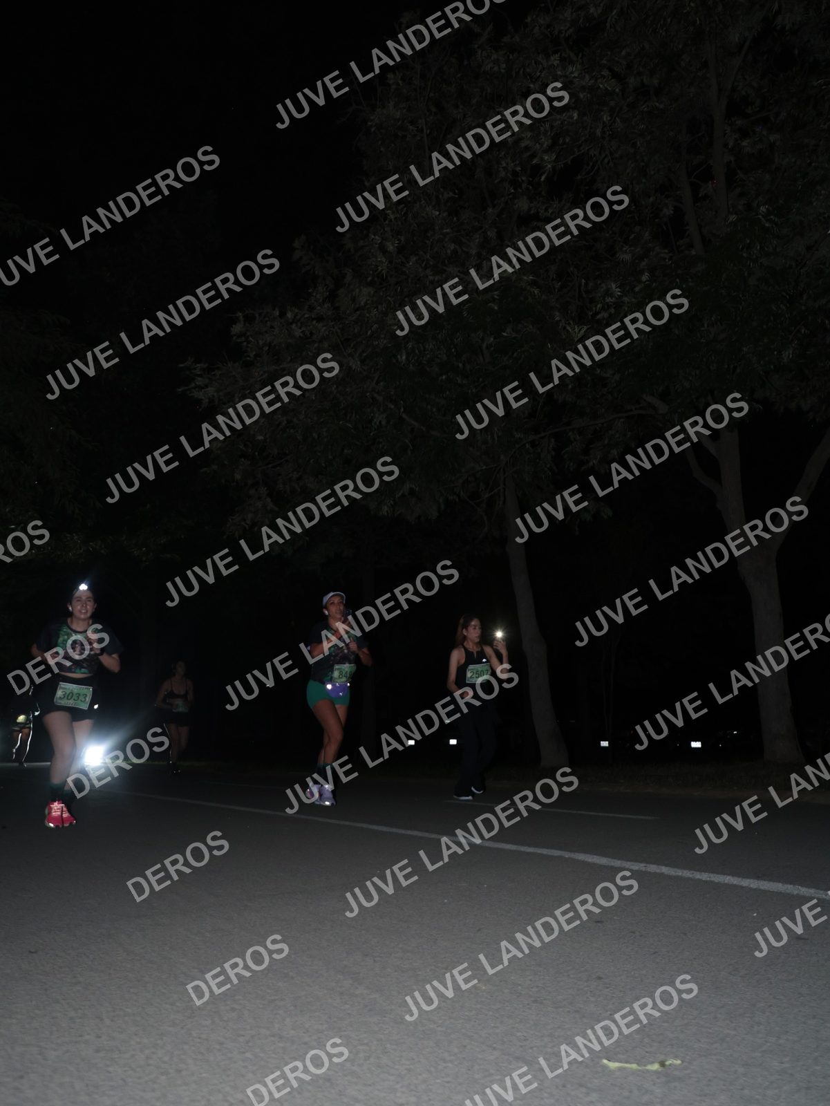 Foto de la Carrera Nocturna de Zombies Parque Metropolitano 2026 en Parque Metropolitano de Guadalajara, Zapopan, Jalisco a las 20:52 · dorsal 3033, 2507