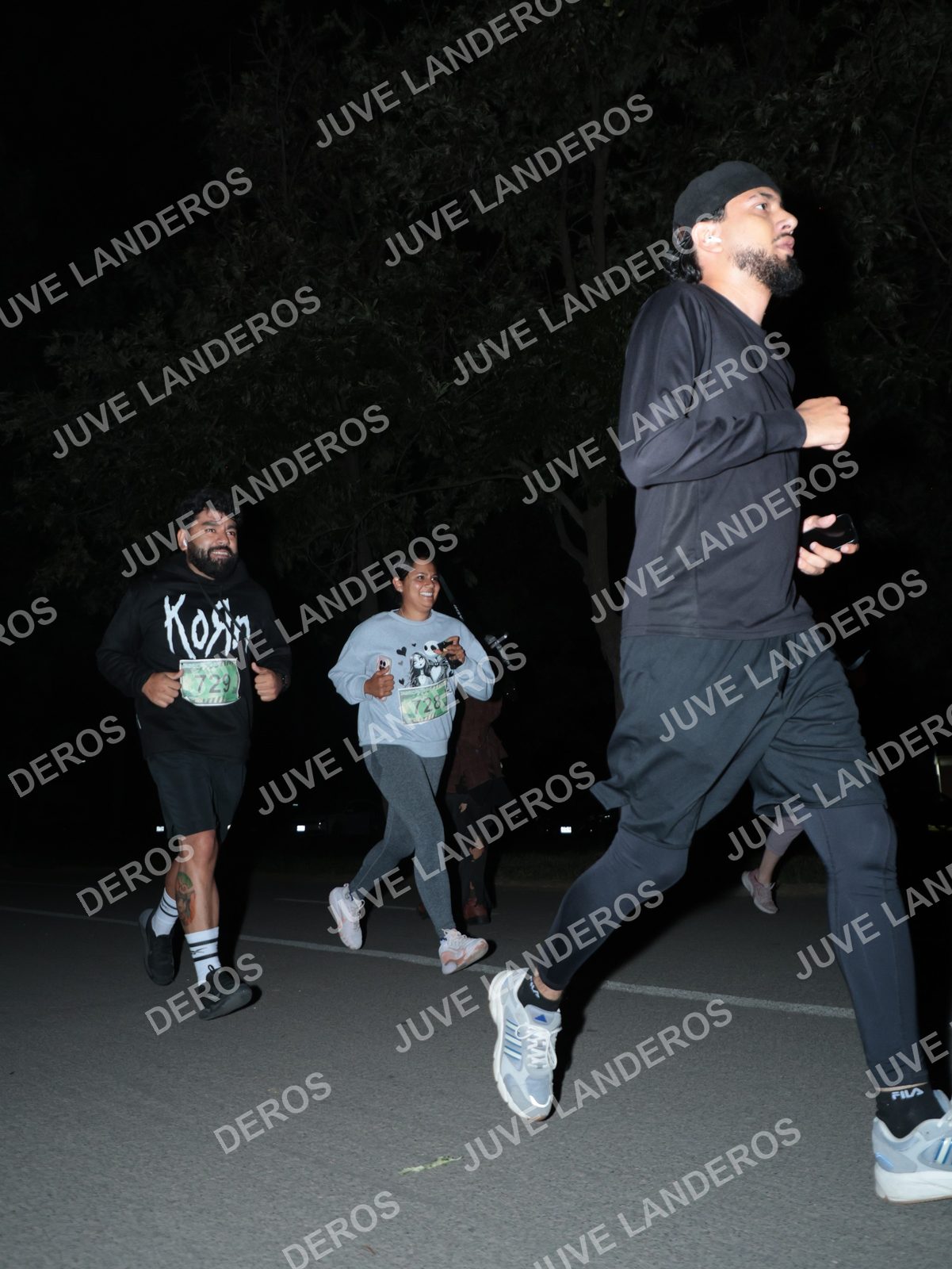 Foto de la Carrera Nocturna de Zombies Parque Metropolitano 2026 en Parque Metropolitano de Guadalajara, Zapopan, Jalisco a las 20:52 · dorsal 729, 728