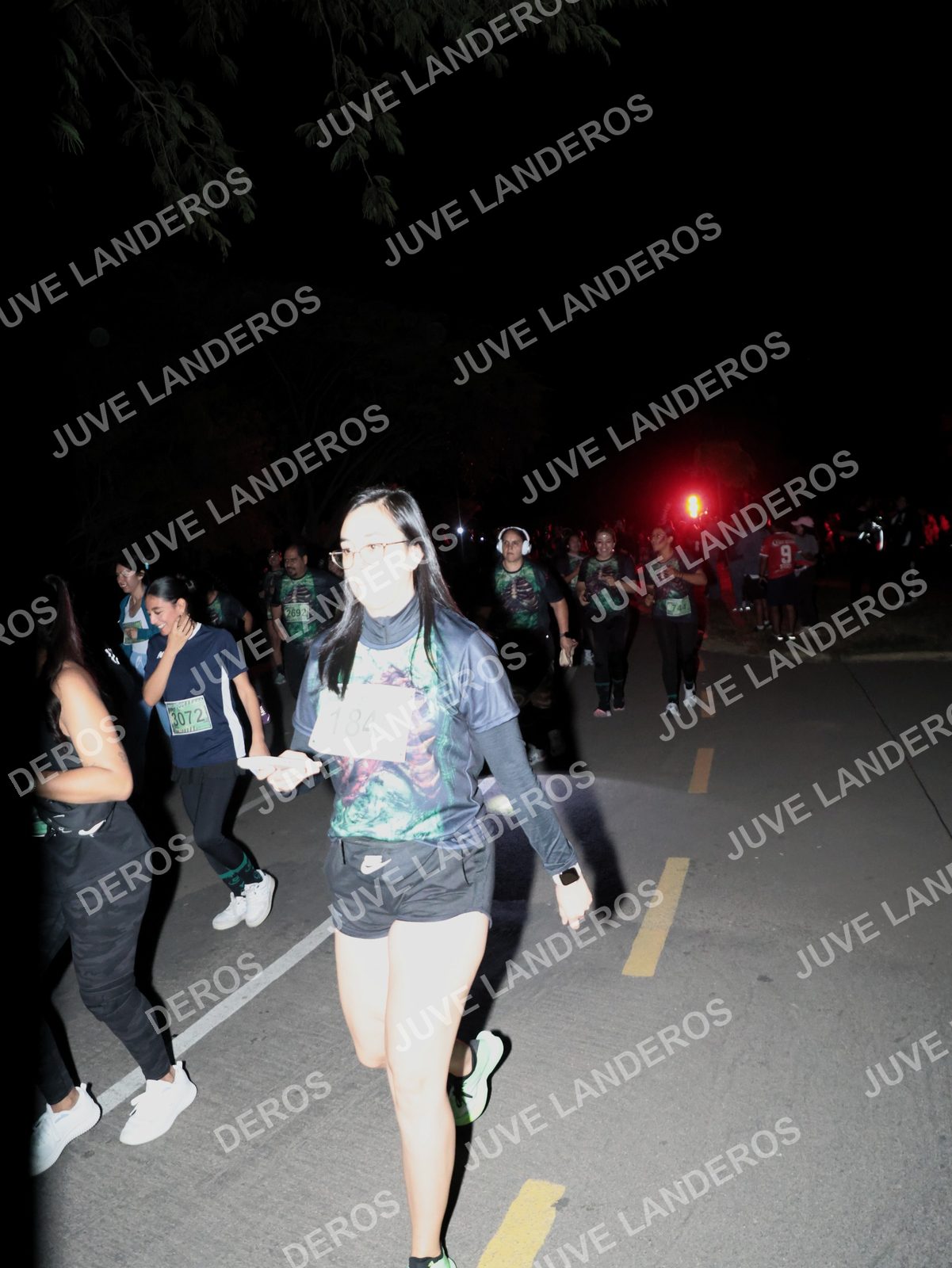 Foto de la Carrera Nocturna de Zombies Parque Metropolitano 2026 en Parque Metropolitano de Guadalajara, Zapopan, Jalisco a las 20:16 · dorsal 3072, 184, 2692