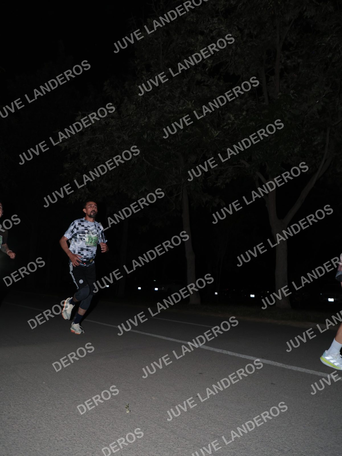 Foto de la Carrera Nocturna de Zombies Parque Metropolitano 2026 en Parque Metropolitano de Guadalajara, Zapopan, Jalisco a las 20:41 · dorsal 1234