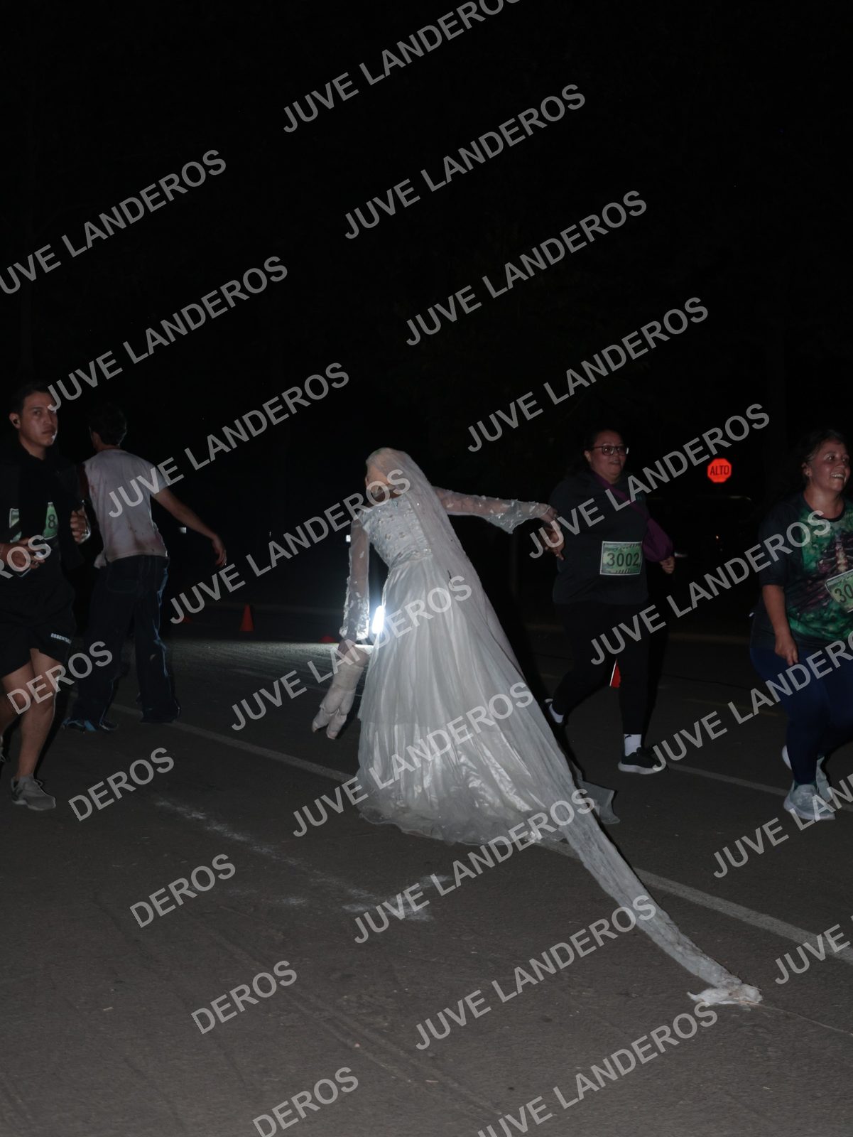 Foto de la Carrera Nocturna de Zombies Parque Metropolitano 2026 en Parque Metropolitano de Guadalajara, Zapopan, Jalisco a las 20:59 · dorsal 3002