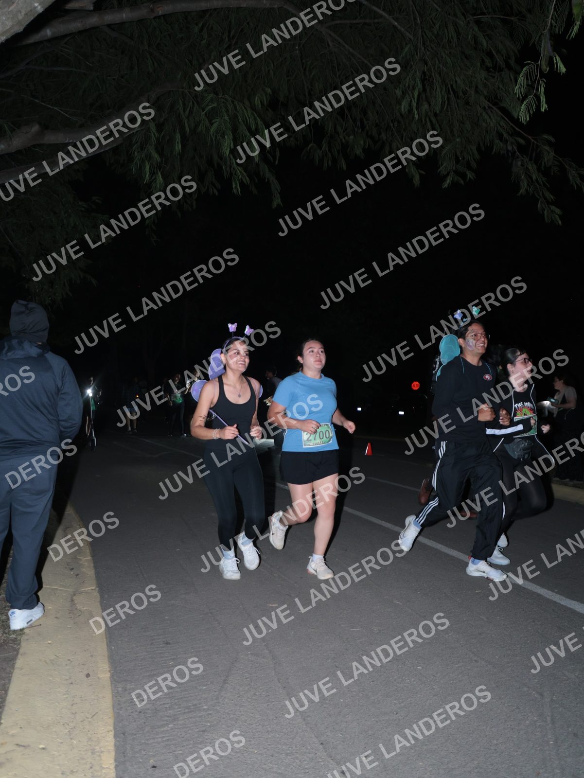 Foto de la Carrera Nocturna de Zombies Parque Metropolitano 2026 en Parque Metropolitano de Guadalajara, Zapopan, Jalisco a las 21:01 · dorsal 700