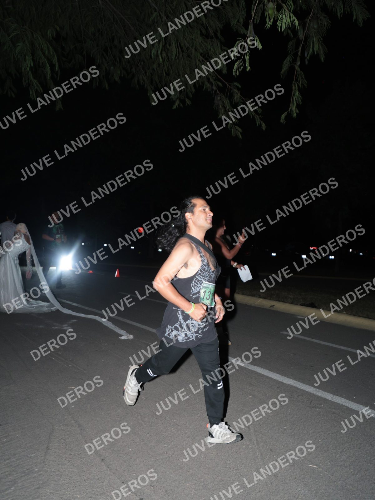 Foto de la Carrera Nocturna de Zombies Parque Metropolitano 2026 en Parque Metropolitano de Guadalajara, Zapopan, Jalisco a las 20:59 · dorsal 13