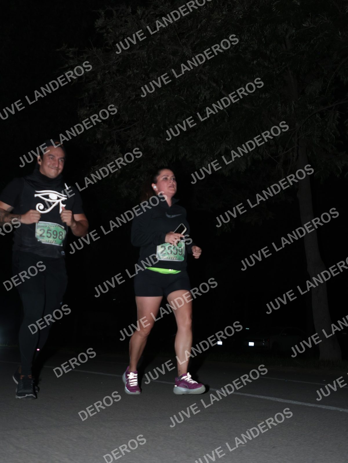 Foto de la Carrera Nocturna de Zombies Parque Metropolitano 2026 en Parque Metropolitano de Guadalajara, Zapopan, Jalisco a las 20:54 · dorsal 2598, 2599