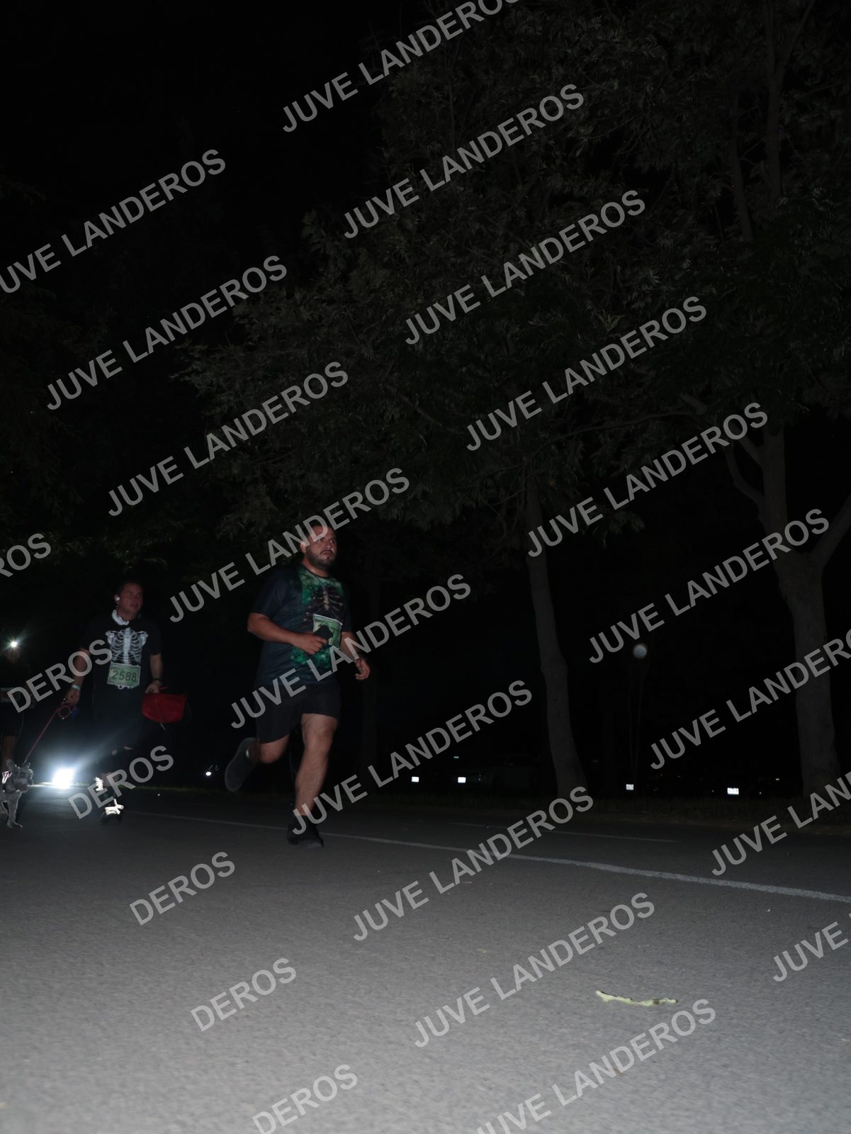 Foto de la Carrera Nocturna de Zombies Parque Metropolitano 2026 en Parque Metropolitano de Guadalajara, Zapopan, Jalisco a las 20:49 · dorsal 2588