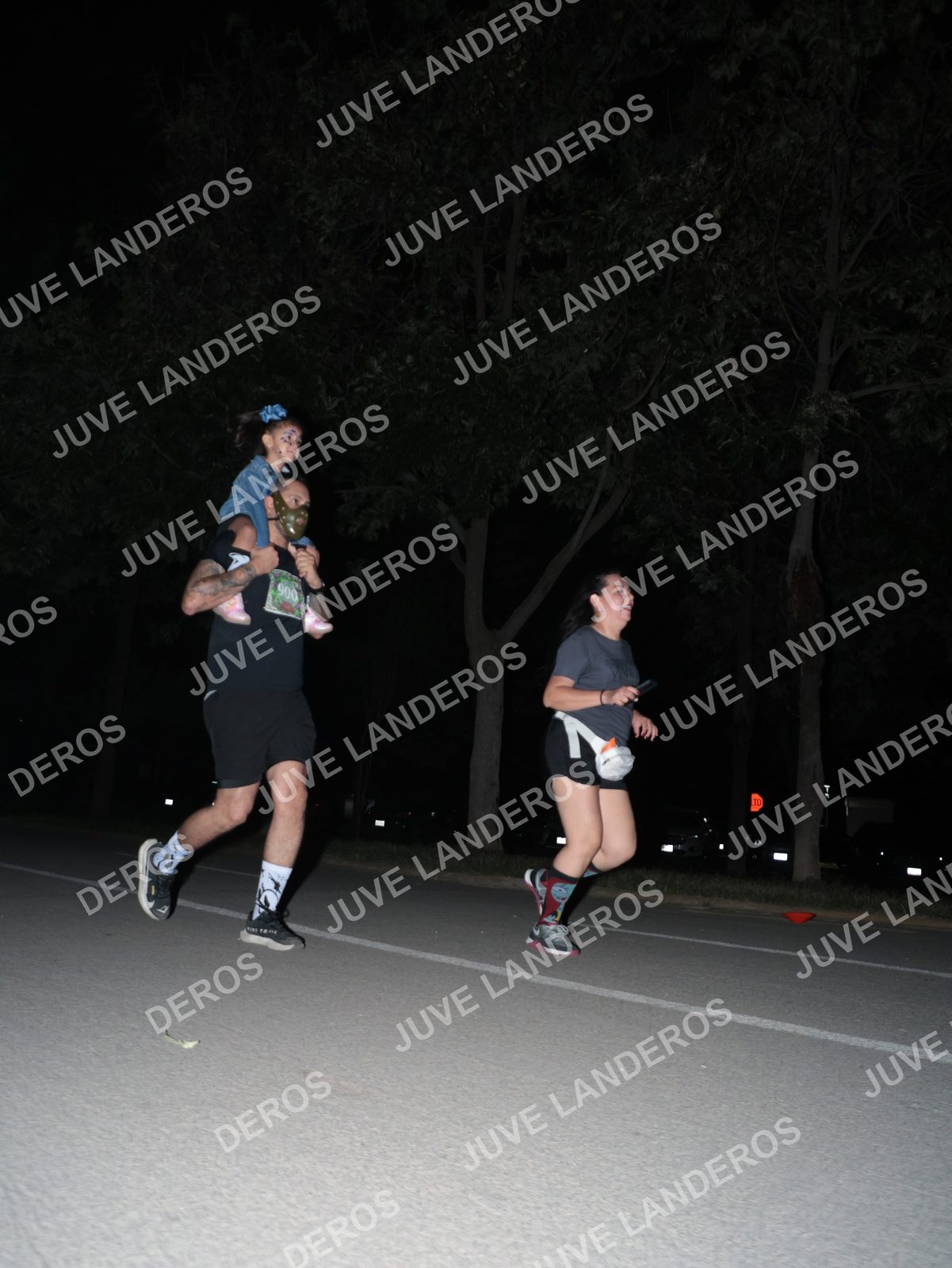 Foto de la Carrera Nocturna de Zombies Parque Metropolitano 2026 en Parque Metropolitano de Guadalajara, Zapopan, Jalisco a las 21:07 · dorsal 900