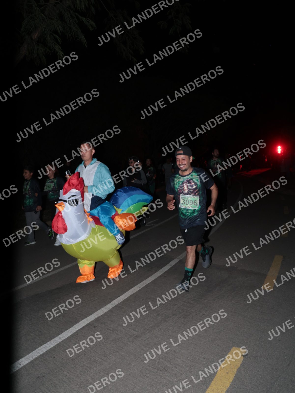 Foto de la Carrera Nocturna de Zombies Parque Metropolitano 2026 en Parque Metropolitano de Guadalajara, Zapopan, Jalisco a las 20:18 · dorsal 3096, 814