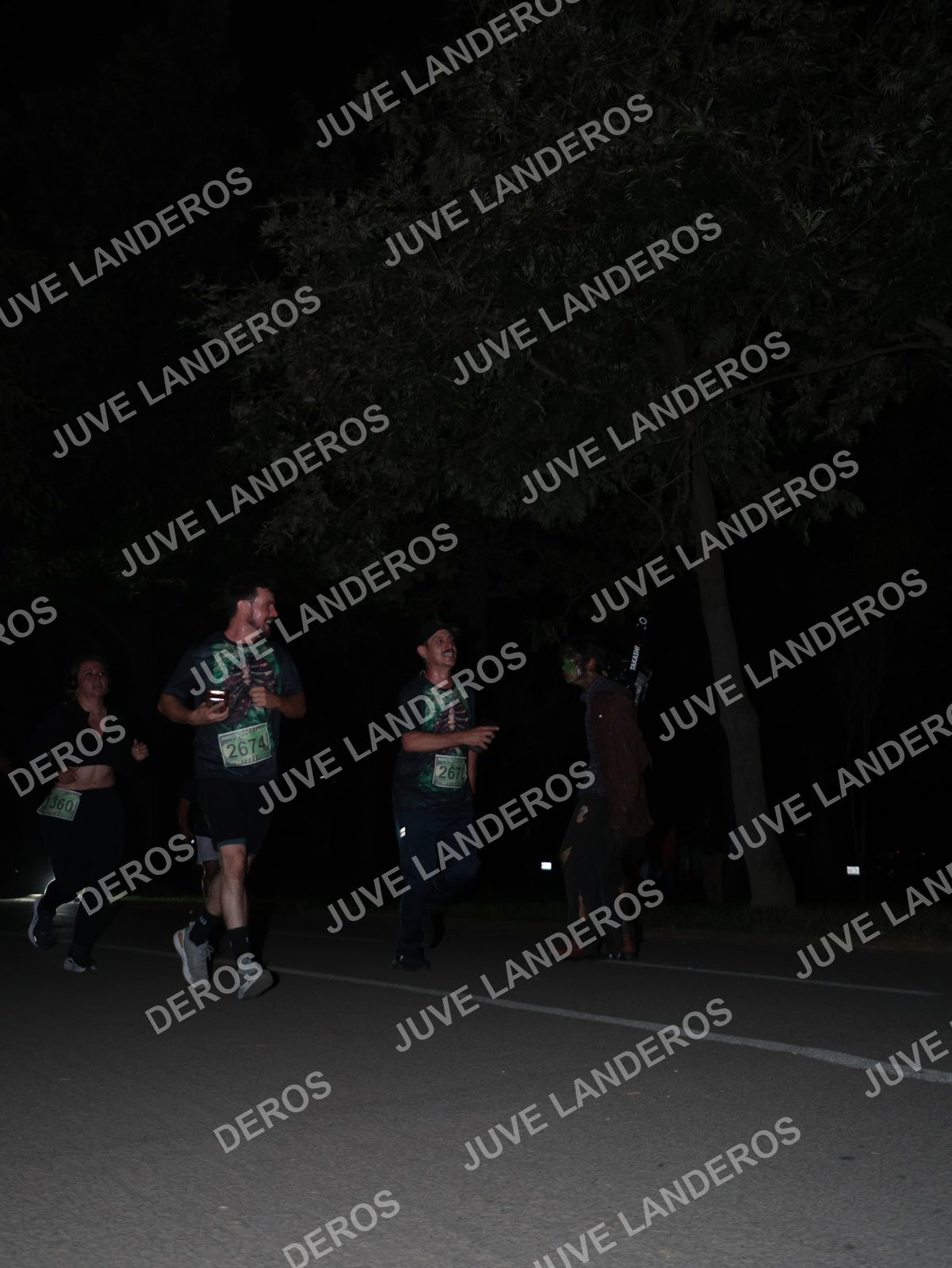Foto de la Carrera Nocturna de Zombies Parque Metropolitano 2026 en Parque Metropolitano de Guadalajara, Zapopan, Jalisco a las 20:46 · dorsal 2674, 360