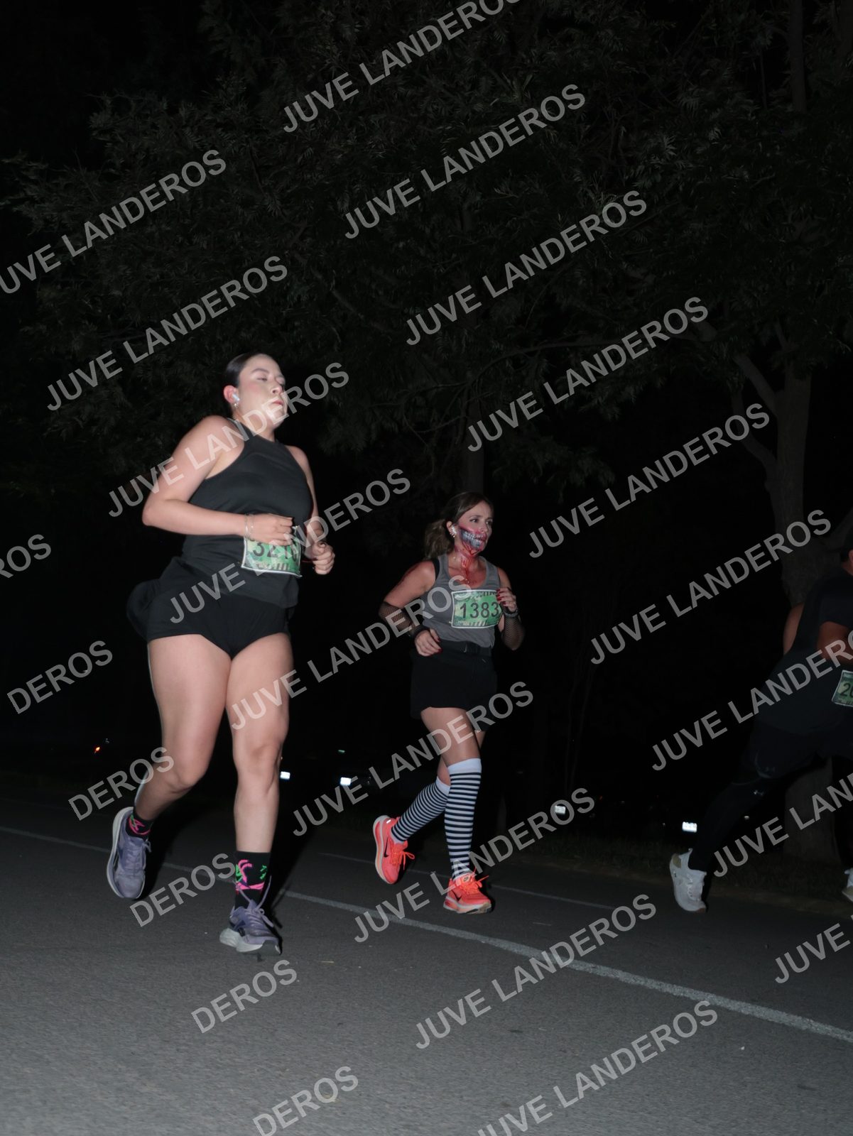 Foto de la Carrera Nocturna de Zombies Parque Metropolitano 2026 en Parque Metropolitano de Guadalajara, Zapopan, Jalisco a las 20:49 · dorsal 1383, 3216