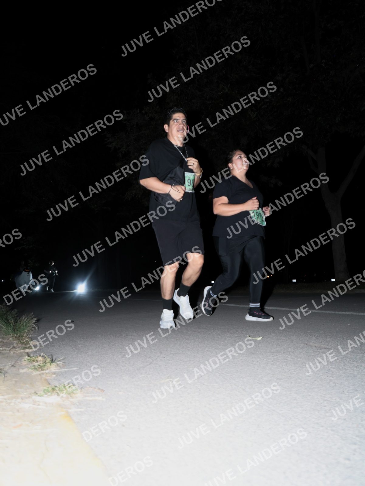 Foto de la Carrera Nocturna de Zombies Parque Metropolitano 2026 en Parque Metropolitano de Guadalajara, Zapopan, Jalisco a las 21:06 · dorsal 98