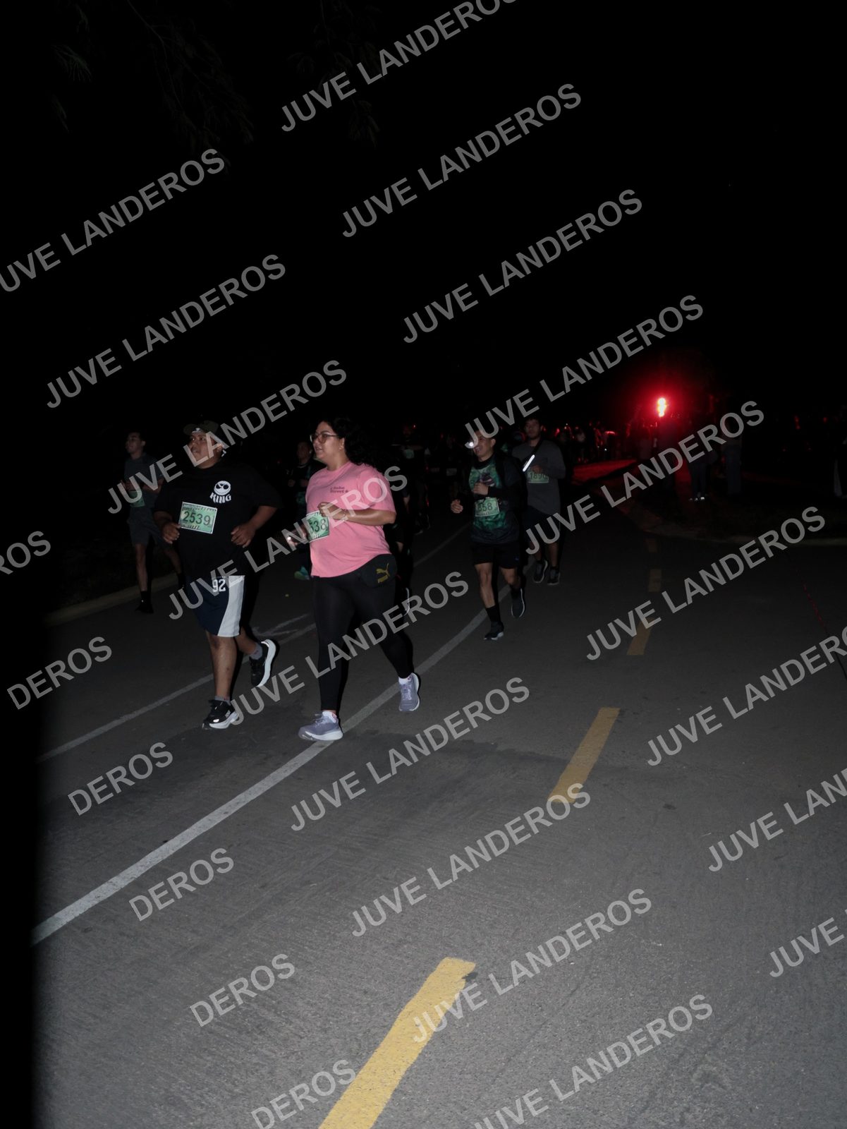 Foto de la Carrera Nocturna de Zombies Parque Metropolitano 2026 en Parque Metropolitano de Guadalajara, Zapopan, Jalisco a las 20:17 · dorsal 92, 2539, 538