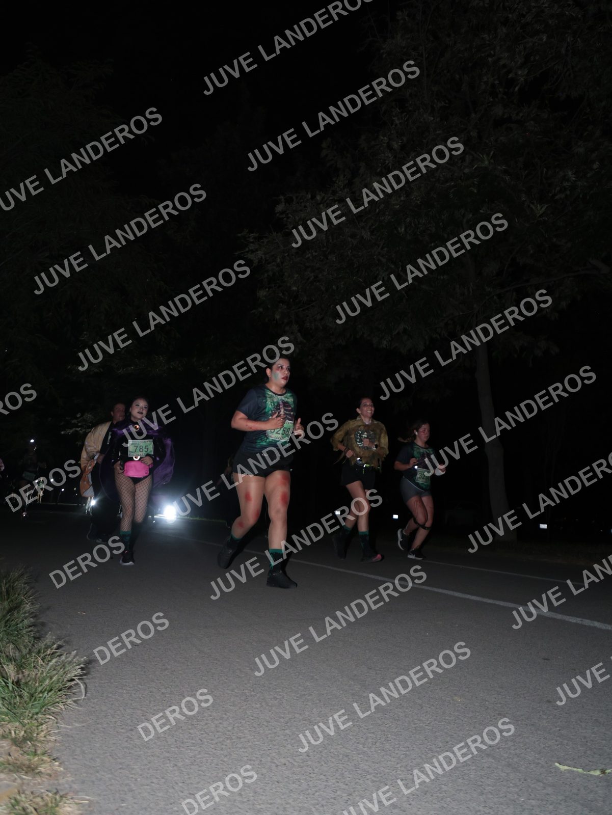 Foto de la Carrera Nocturna de Zombies Parque Metropolitano 2026 en Parque Metropolitano de Guadalajara, Zapopan, Jalisco a las 20:51 · dorsal 785, 258