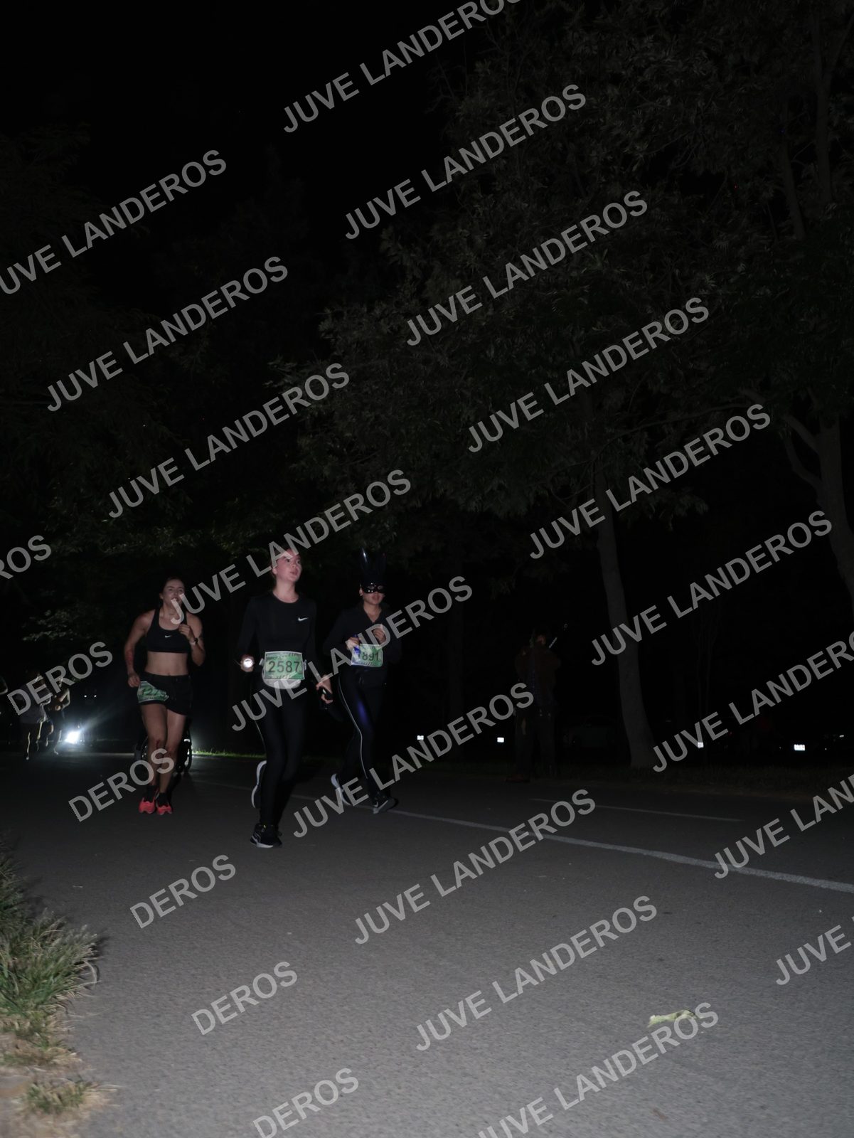 Foto de la Carrera Nocturna de Zombies Parque Metropolitano 2026 en Parque Metropolitano de Guadalajara, Zapopan, Jalisco a las 20:46 · dorsal 2587, 891