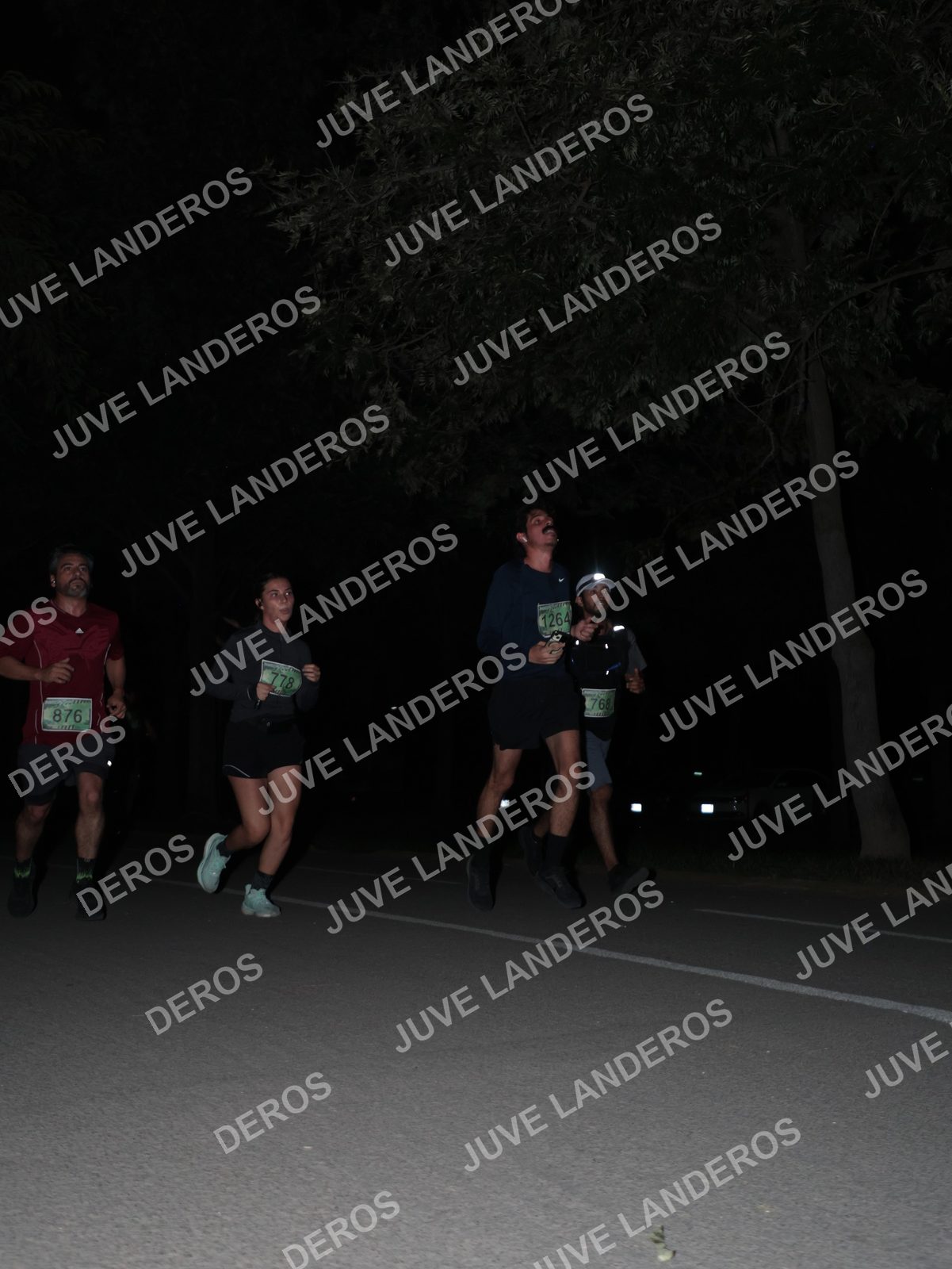 Foto de la Carrera Nocturna de Zombies Parque Metropolitano 2026 en Parque Metropolitano de Guadalajara, Zapopan, Jalisco a las 20:41 · dorsal 876, 1264, 778, 768