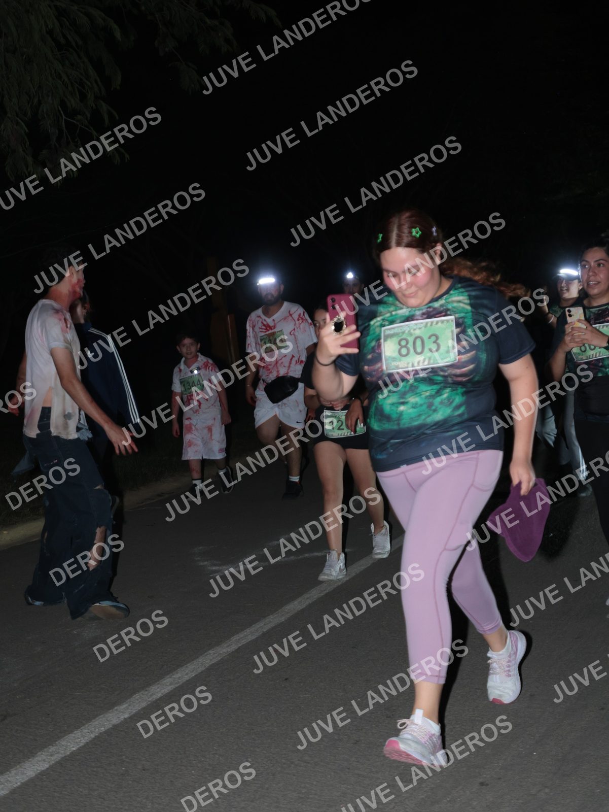 Foto de la Carrera Nocturna de Zombies Parque Metropolitano 2026 en Parque Metropolitano de Guadalajara, Zapopan, Jalisco a las 21:02 · dorsal 803, 12, 1348, 1344