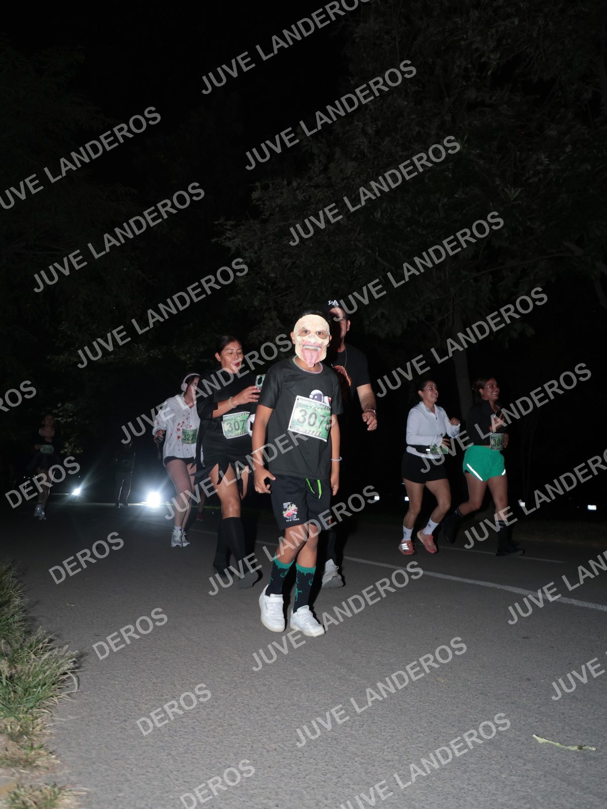 Foto de la Carrera Nocturna de Zombies Parque Metropolitano 2026 en Parque Metropolitano de Guadalajara, Zapopan, Jalisco a las 20:51 · dorsal 3078, 304