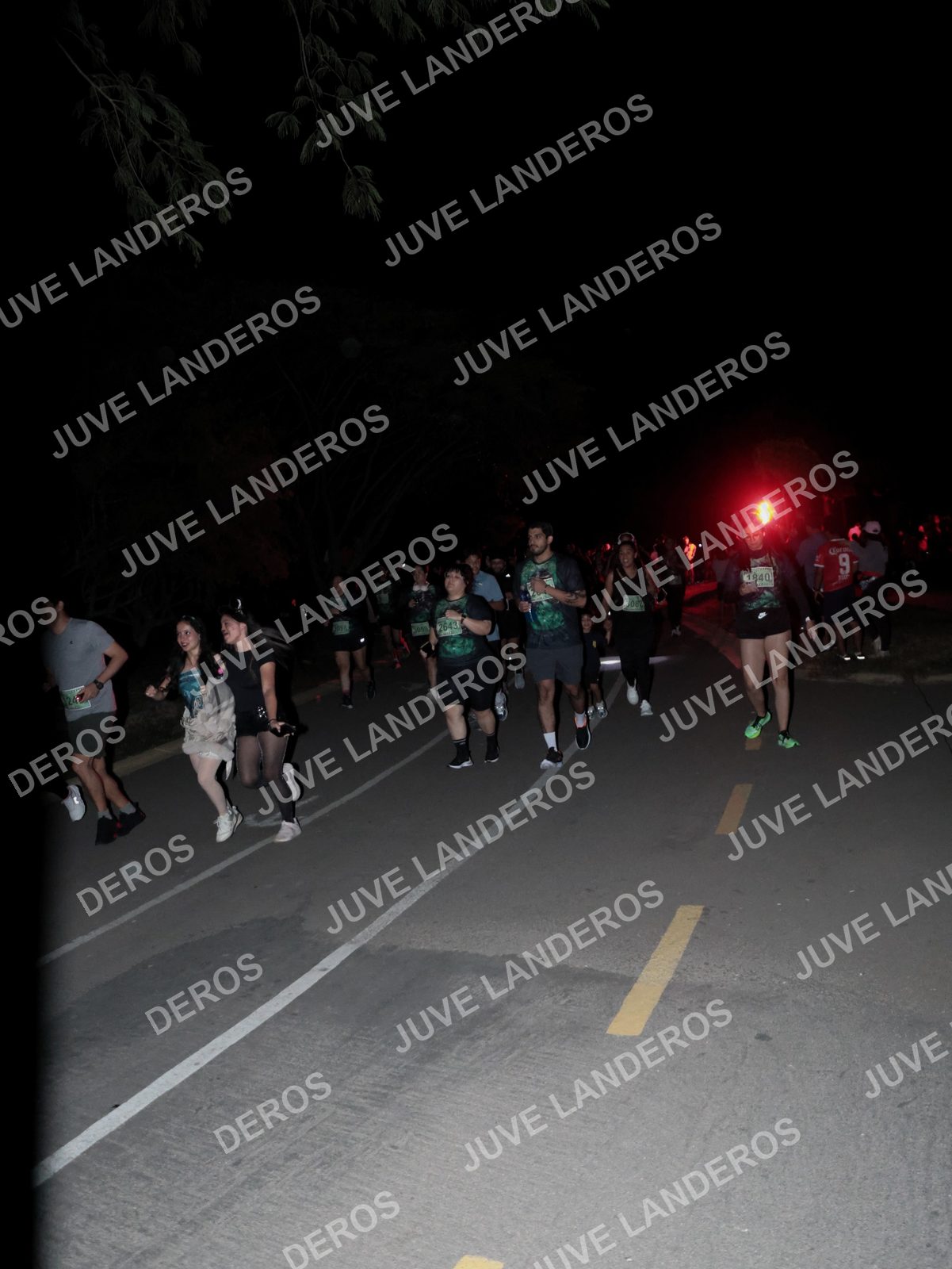 Foto de la Carrera Nocturna de Zombies Parque Metropolitano 2026 en Parque Metropolitano de Guadalajara, Zapopan, Jalisco a las 20:16 · dorsal 1940, 2643