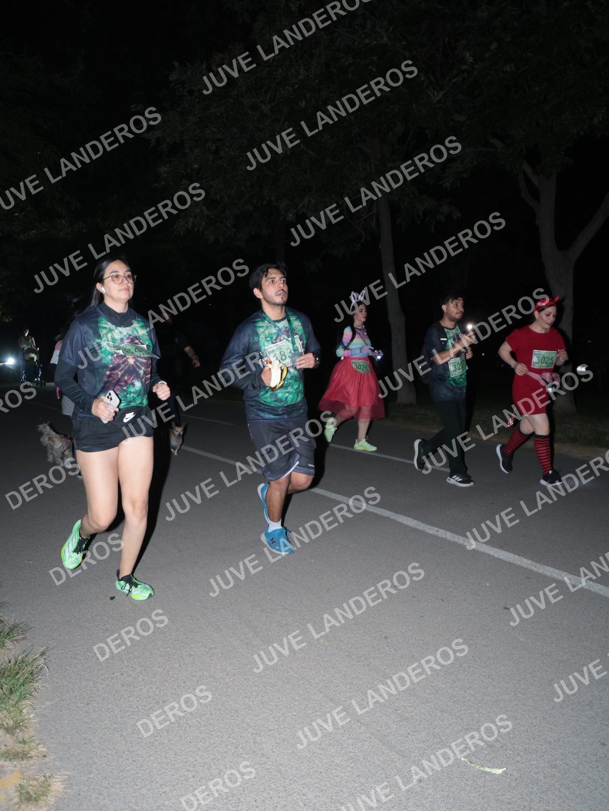 Foto de la Carrera Nocturna de Zombies Parque Metropolitano 2026 en Parque Metropolitano de Guadalajara, Zapopan, Jalisco a las 21:05 · dorsal 183, 32, 3025, 3026