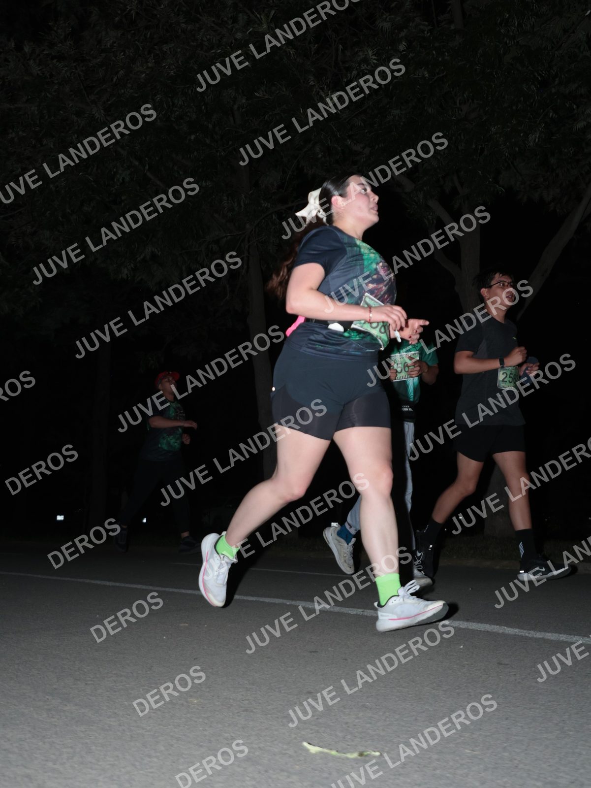 Foto de la Carrera Nocturna de Zombies Parque Metropolitano 2026 en Parque Metropolitano de Guadalajara, Zapopan, Jalisco a las 20:50 · dorsal 25, 56