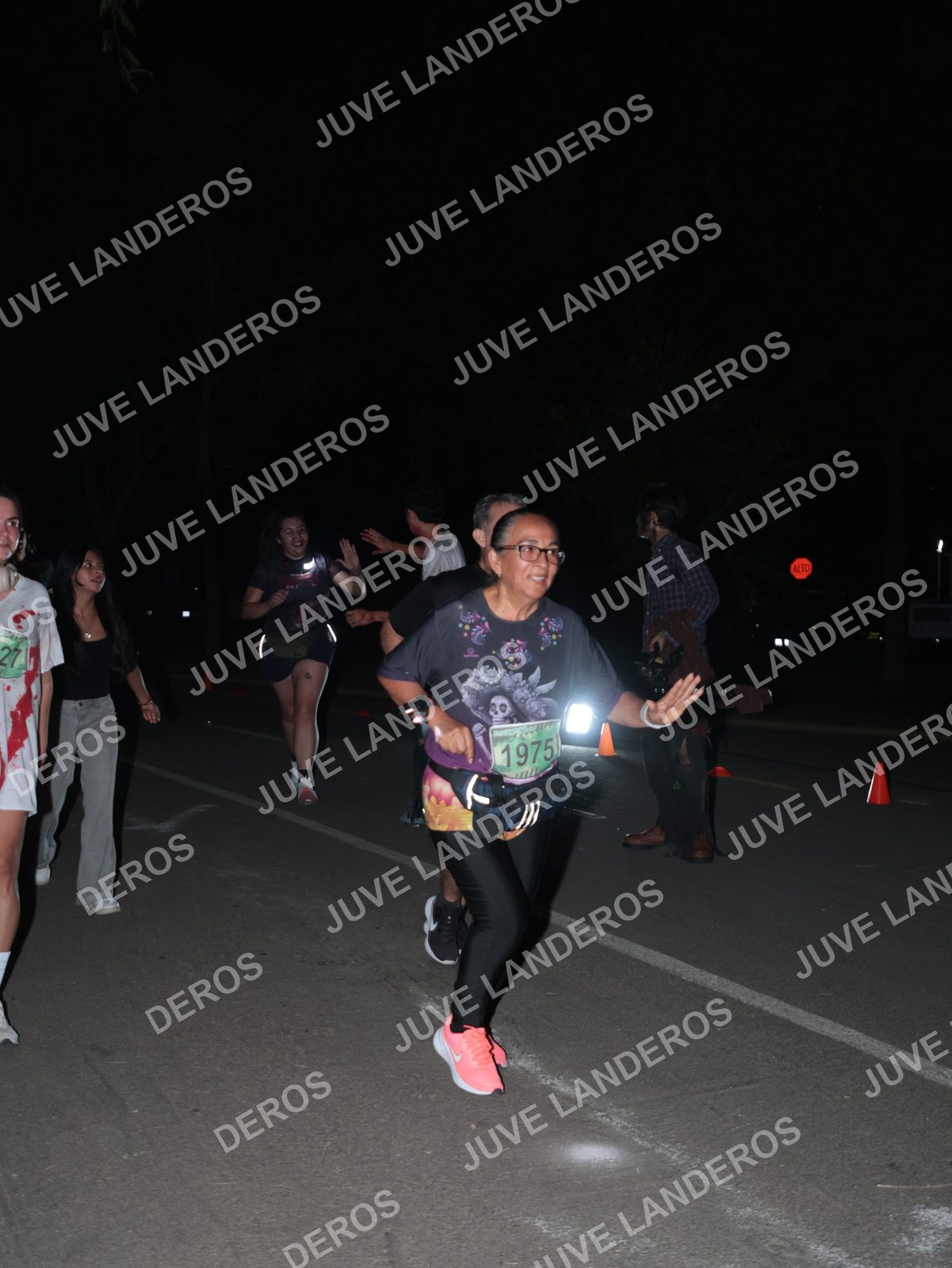 Foto de la Carrera Nocturna de Zombies Parque Metropolitano 2026 en Parque Metropolitano de Guadalajara, Zapopan, Jalisco a las 20:59 · dorsal 1975, 27