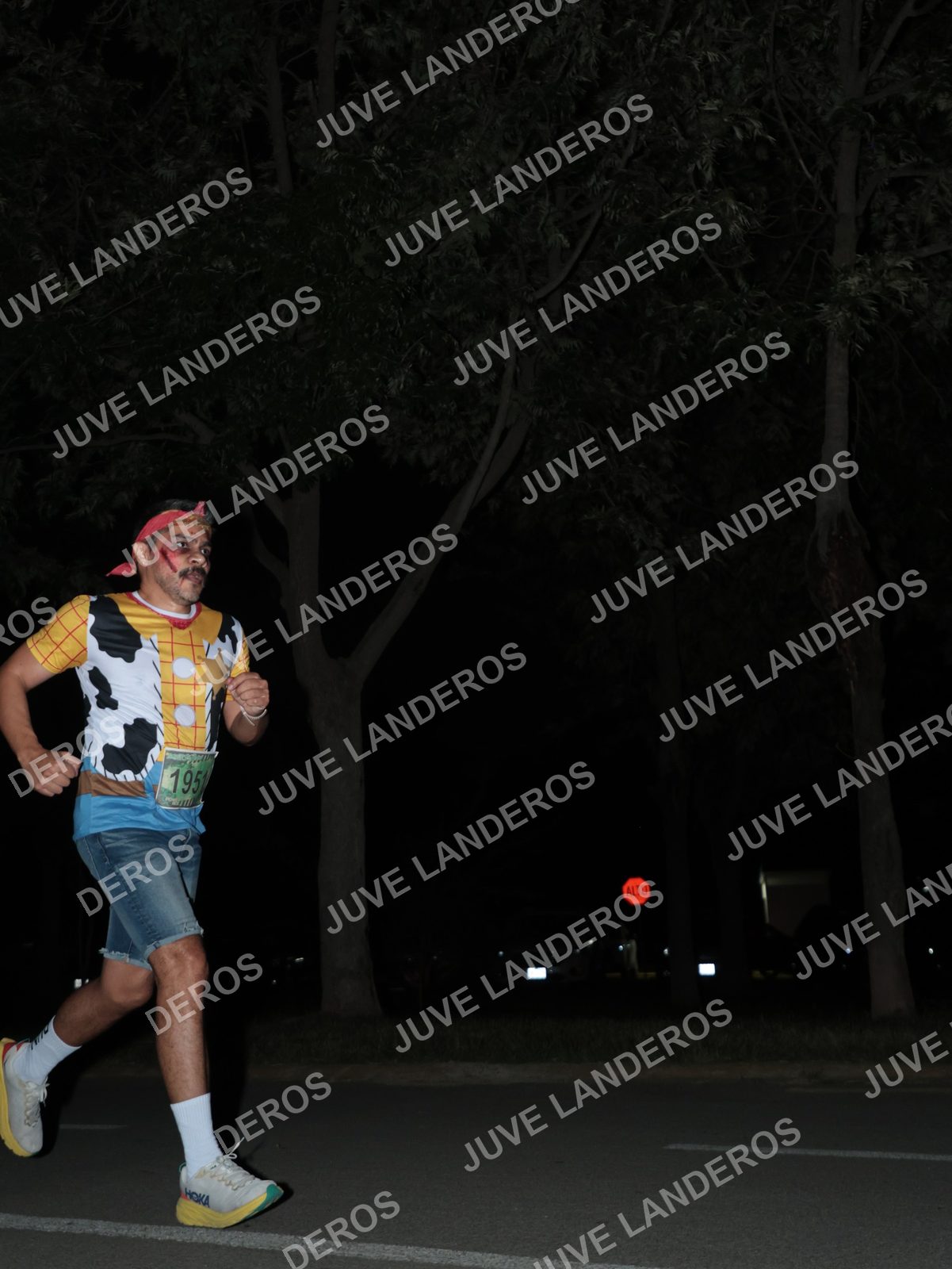 Foto de la Carrera Nocturna de Zombies Parque Metropolitano 2026 en Parque Metropolitano de Guadalajara, Zapopan, Jalisco a las 20:41 · dorsal 195