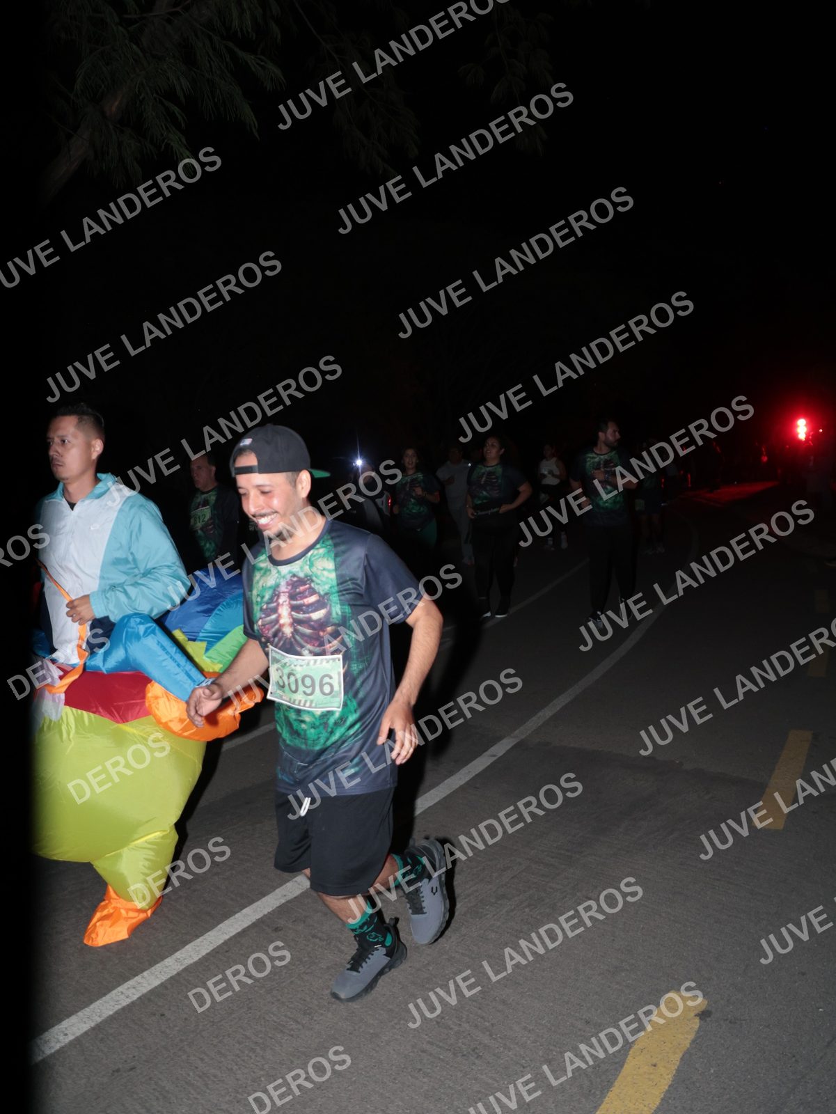 Foto de la Carrera Nocturna de Zombies Parque Metropolitano 2026 en Parque Metropolitano de Guadalajara, Zapopan, Jalisco a las 20:18 · dorsal 3096