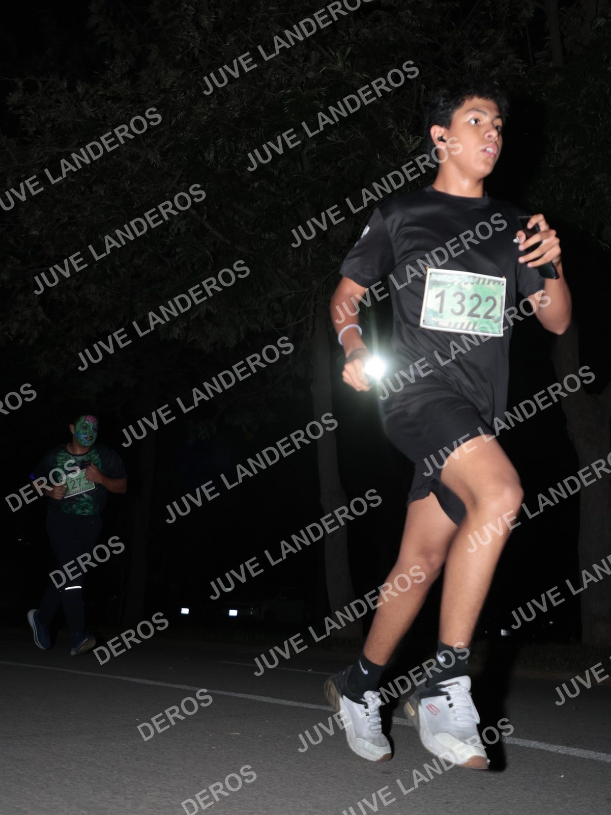 Foto de la Carrera Nocturna de Zombies Parque Metropolitano 2026 en Parque Metropolitano de Guadalajara, Zapopan, Jalisco a las 20:49 · dorsal 1322, 1273