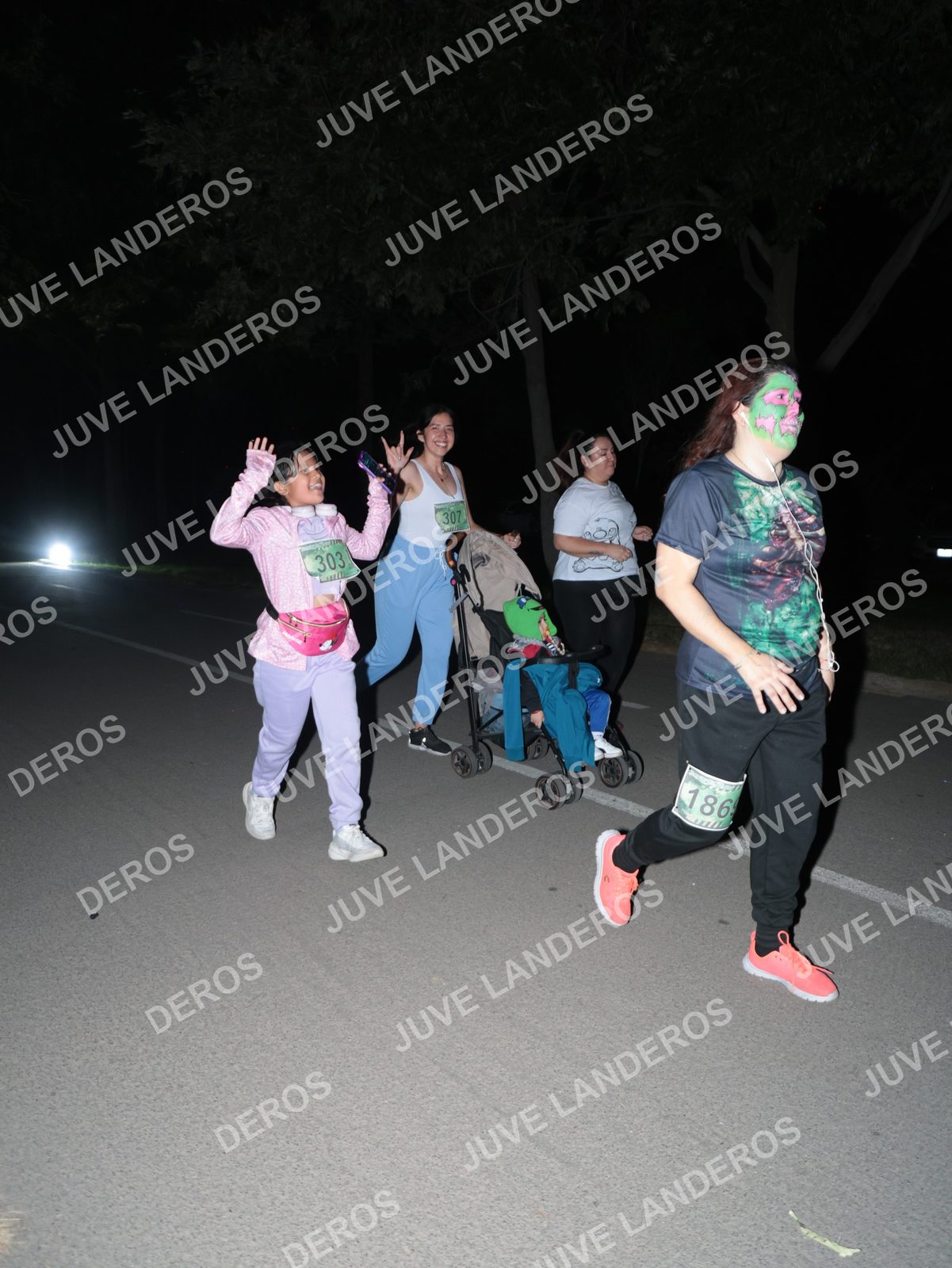 Foto de la Carrera Nocturna de Zombies Parque Metropolitano 2026 en Parque Metropolitano de Guadalajara, Zapopan, Jalisco a las 21:05 · dorsal 303, 186, 307