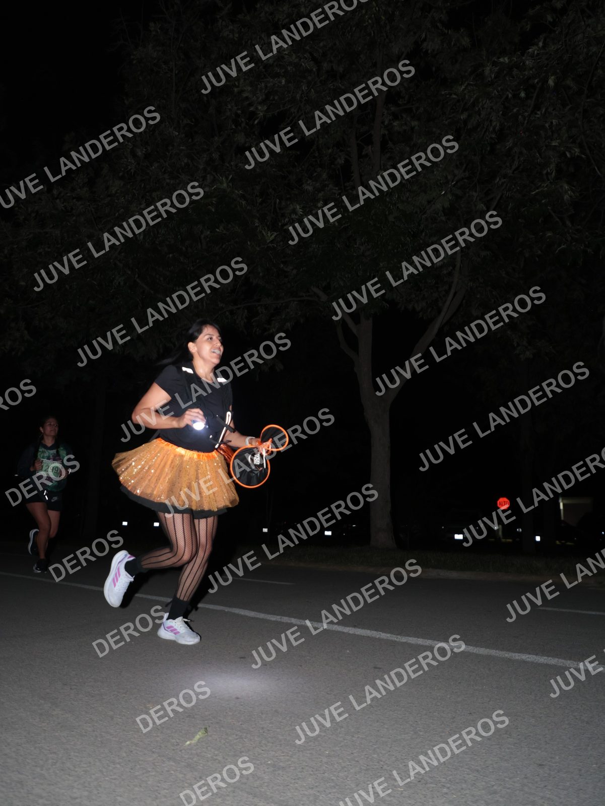 Foto de la Carrera Nocturna de Zombies Parque Metropolitano 2026 en Parque Metropolitano de Guadalajara, Zapopan, Jalisco a las 20:43 · dorsal 299